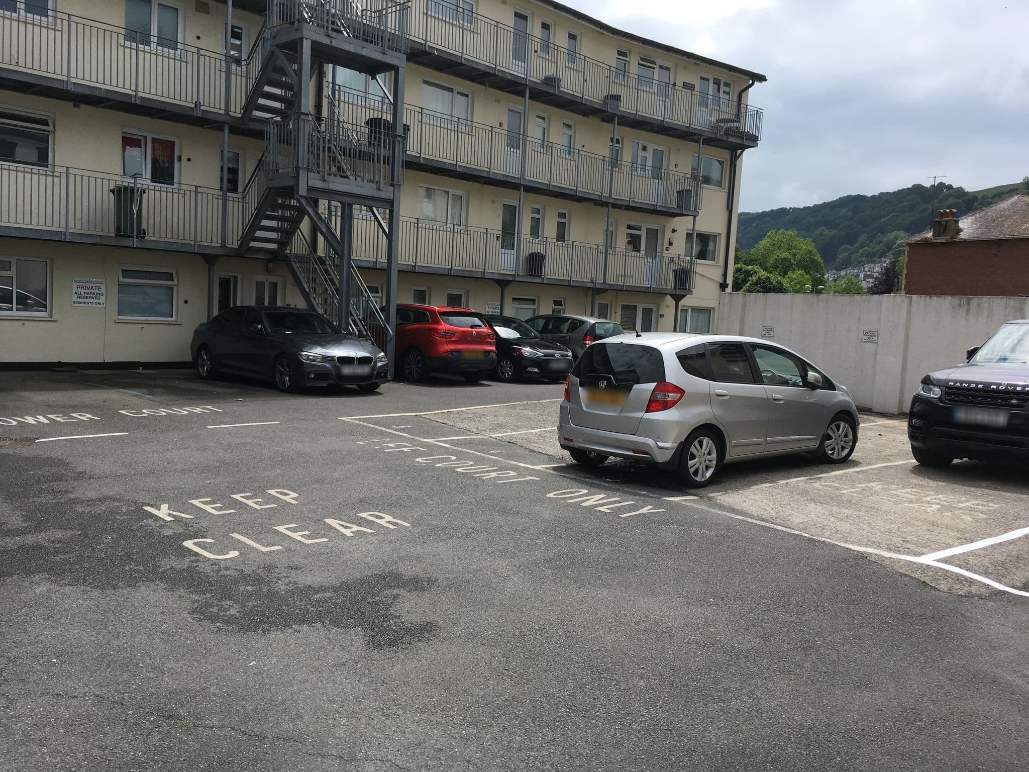 Street view near Mayflower Court Self Catering Holiday Apartment in Dartmouth UK, Dartmouth — © southglos (CC BY-SA · Mapillary)