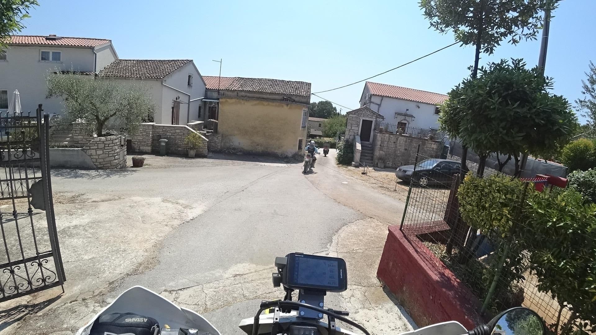 Street view near Kuća Krunčići, Rovinjsko Selo — © isvedic (CC BY-SA · Mapillary)