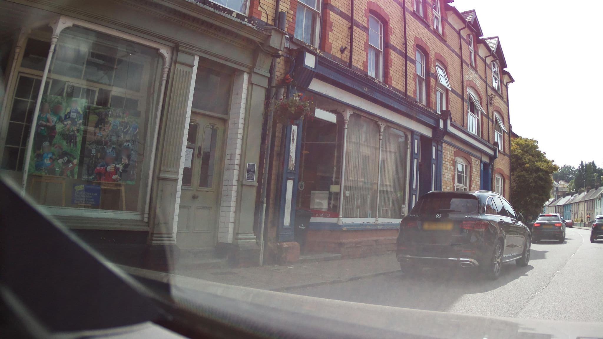 Street view near Riverbank B&B, Llandovery — © southglos (CC BY-SA · Mapillary)