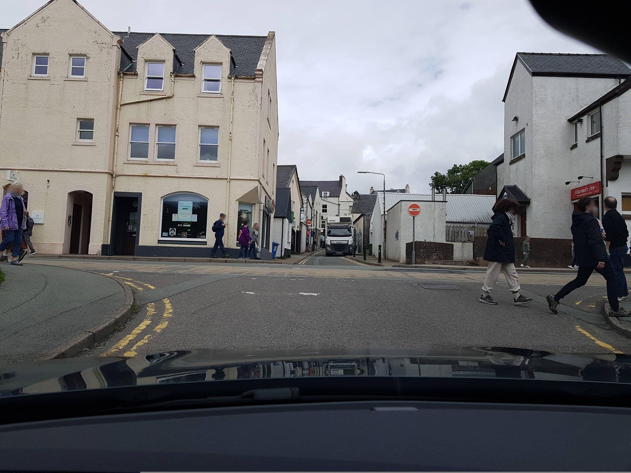 Street view near MacNabs Inn, Portree — © toho (CC BY-SA · Mapillary)