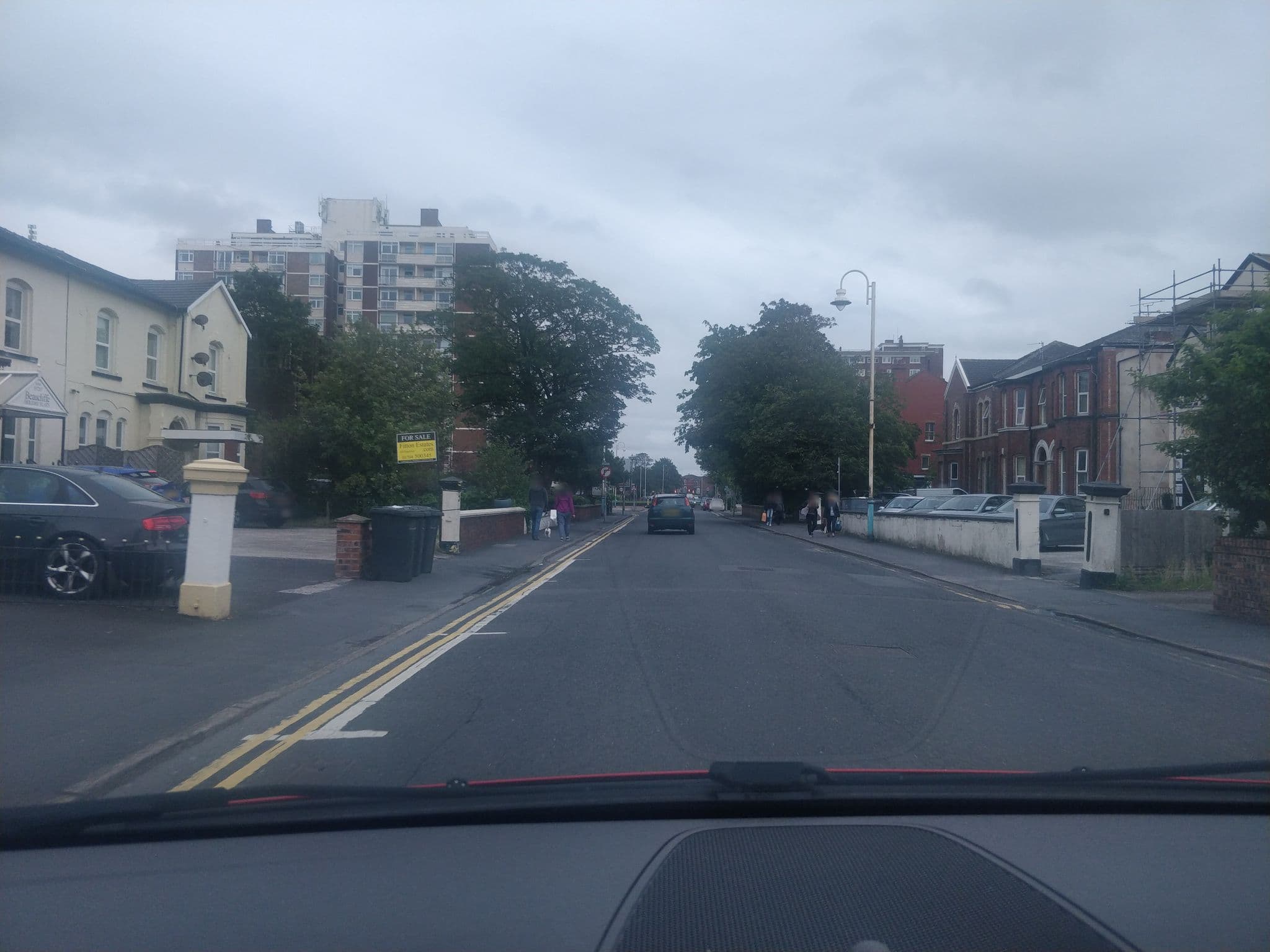 Street view near Beaucliffe Holiday Flatlets, Southport — © davidsong (CC BY-SA · Mapillary)