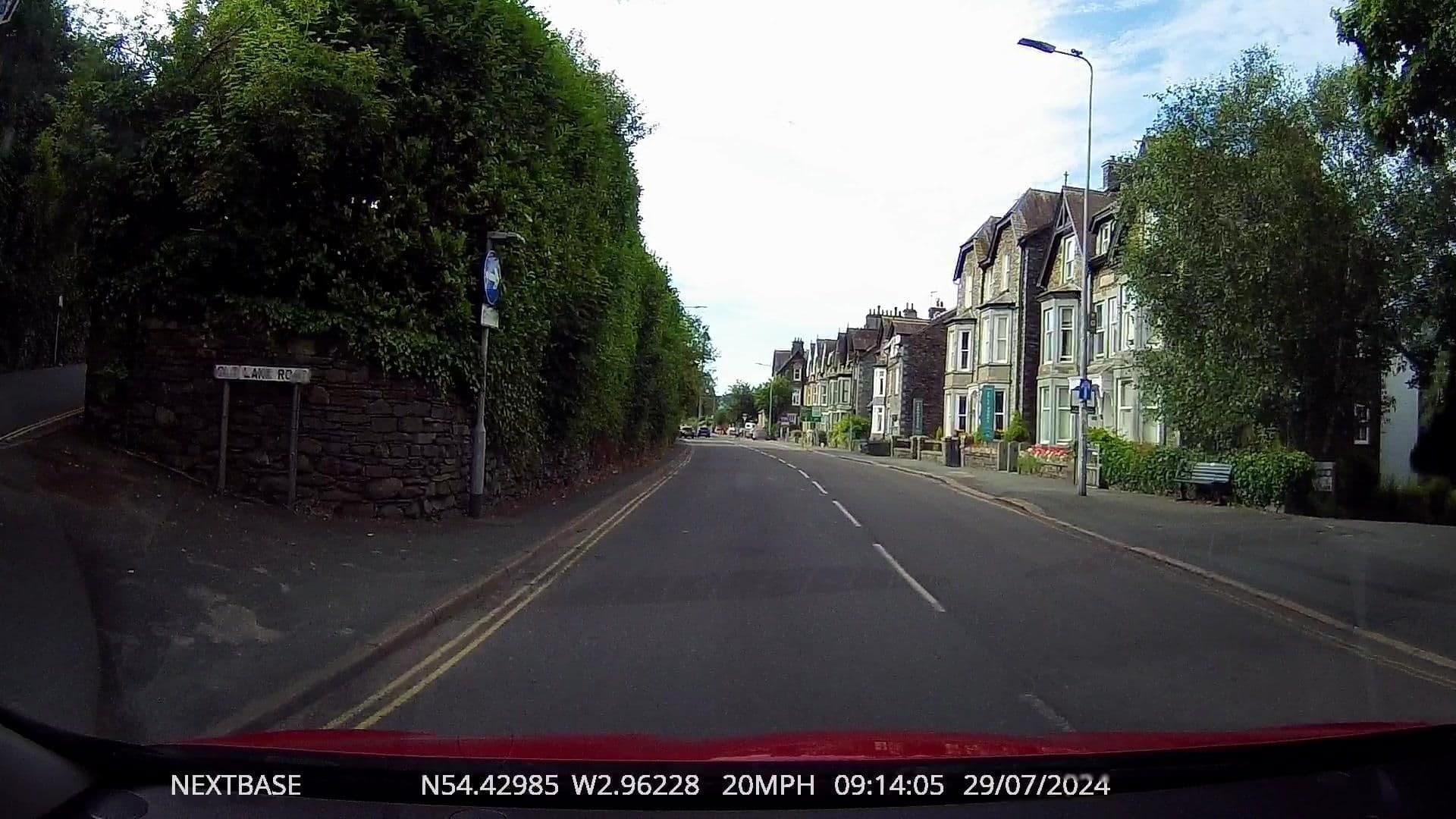 Street view near Kingswood Bee and Bee, Ambleside — © OrangeHurst97 (CC BY-SA · Mapillary)