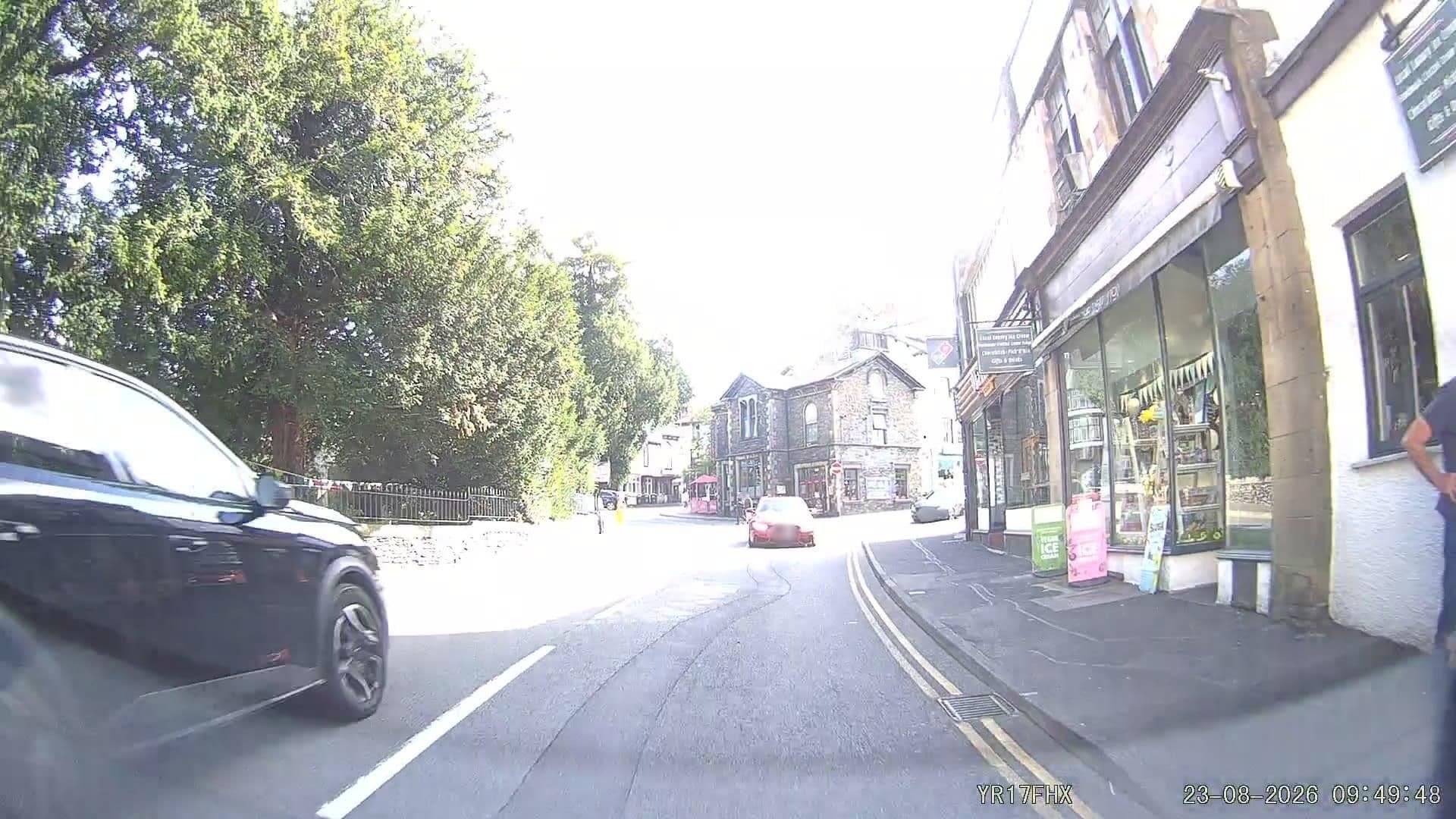 Street view near The Queens Head Hotel, Windermere — © aidan573 (CC BY-SA · Mapillary)