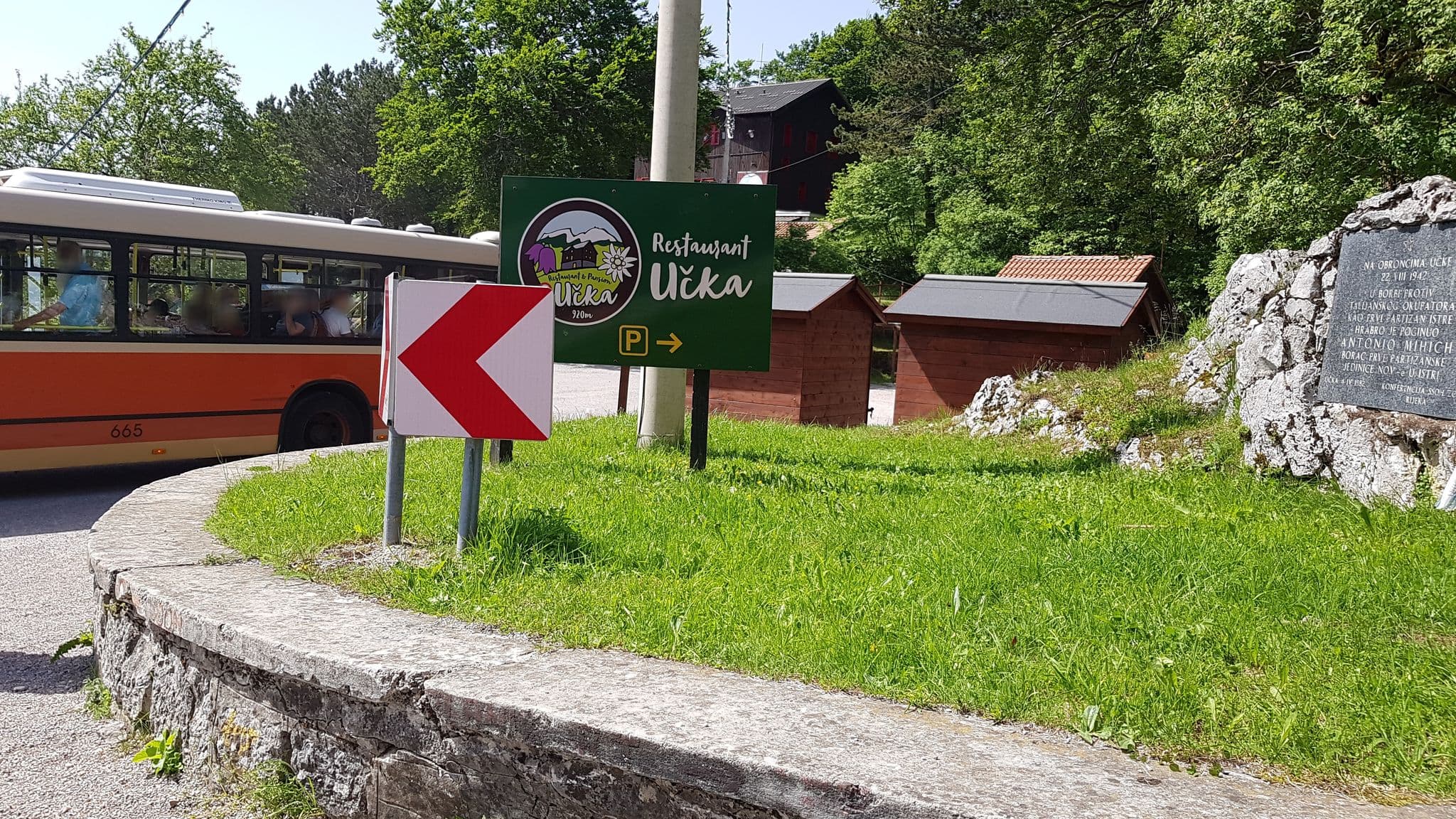 Street view near Planinarski dom Poklon, Lovran — © igorzo (CC BY-SA · Mapillary)