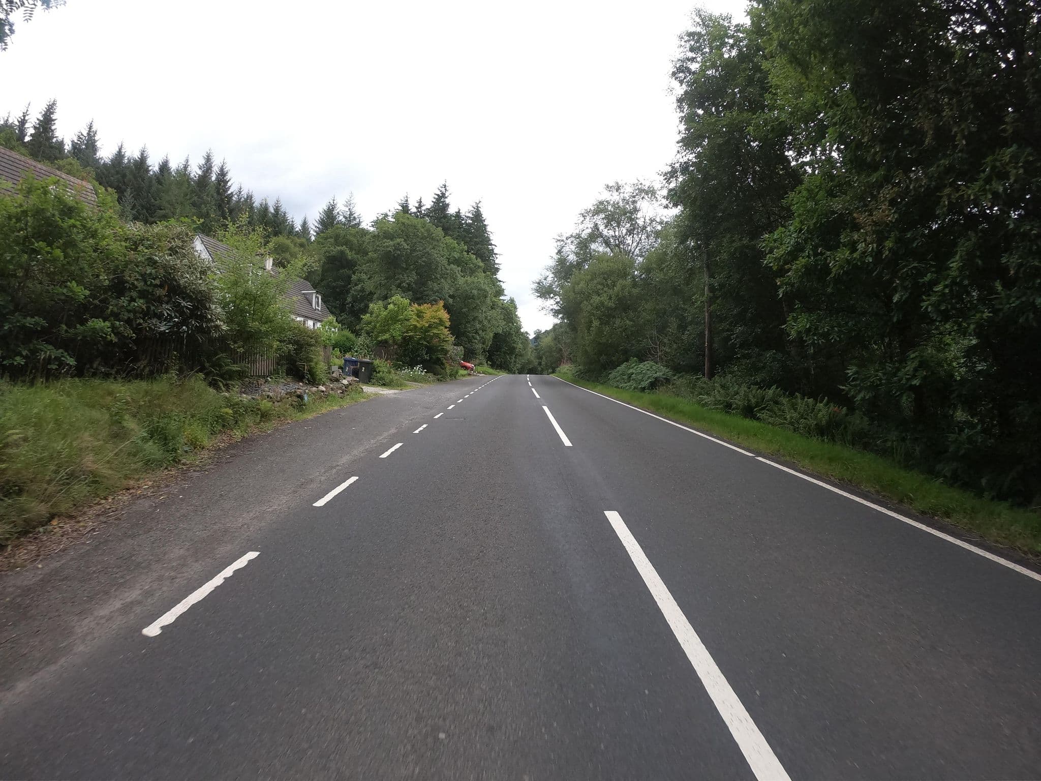 Street view near Whistlefield Inn, Garelochhead — © joostjakob (CC BY-SA · Mapillary)