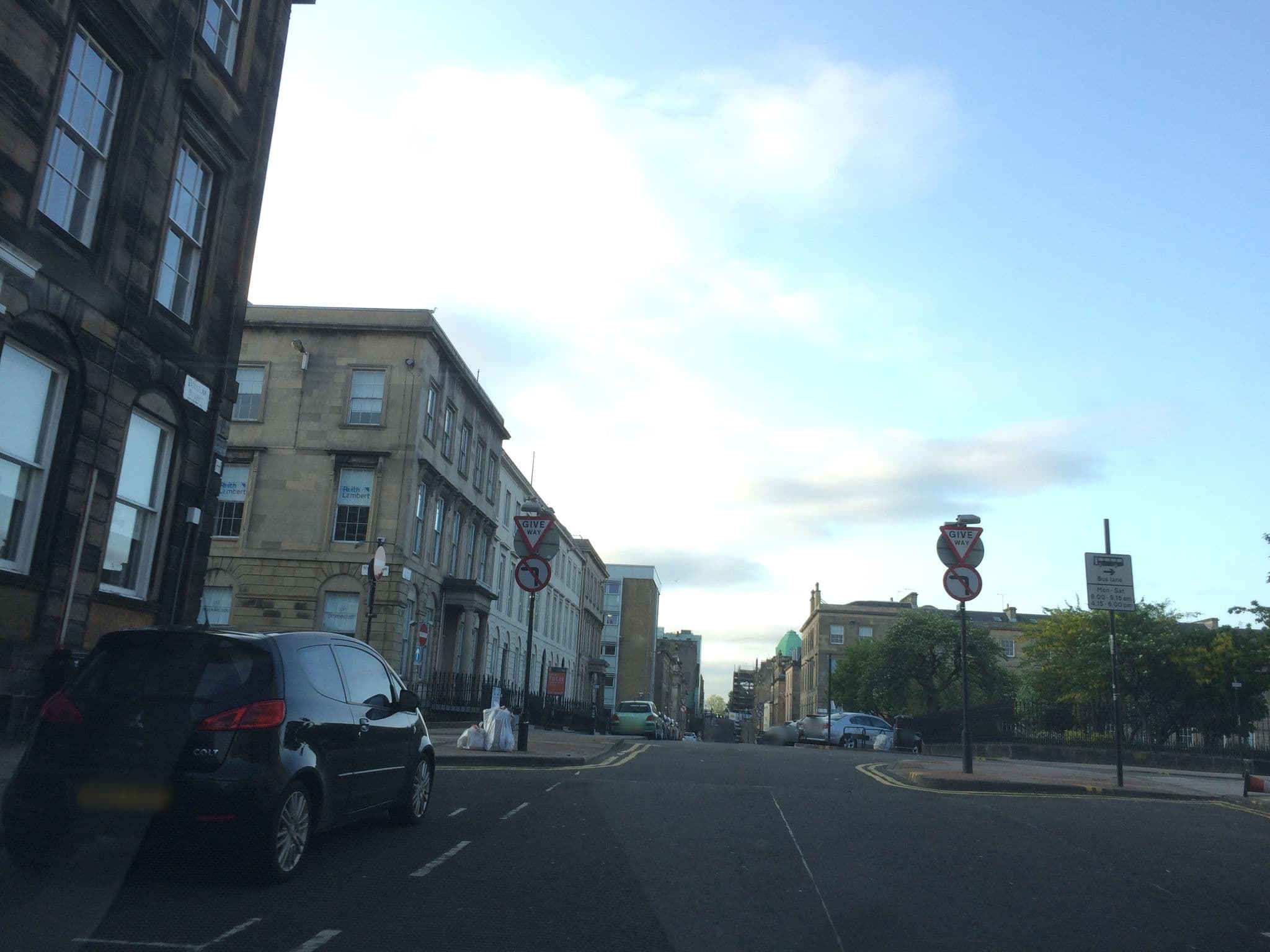 Street view near Strathclyde House Trust, Glasgow — © gmc (CC BY-SA · Mapillary)