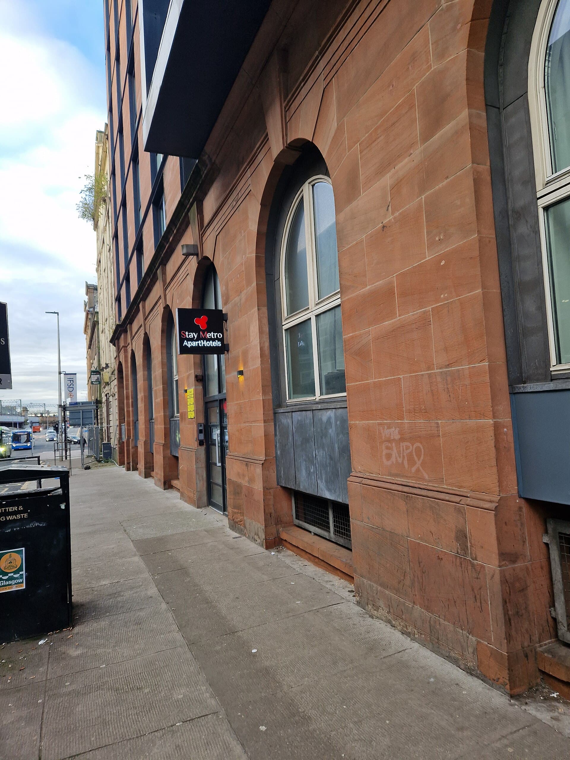 Stay Metro Aparthotels Glasgow (via Wikimedia Commons, CC BY-SA 4.0)
