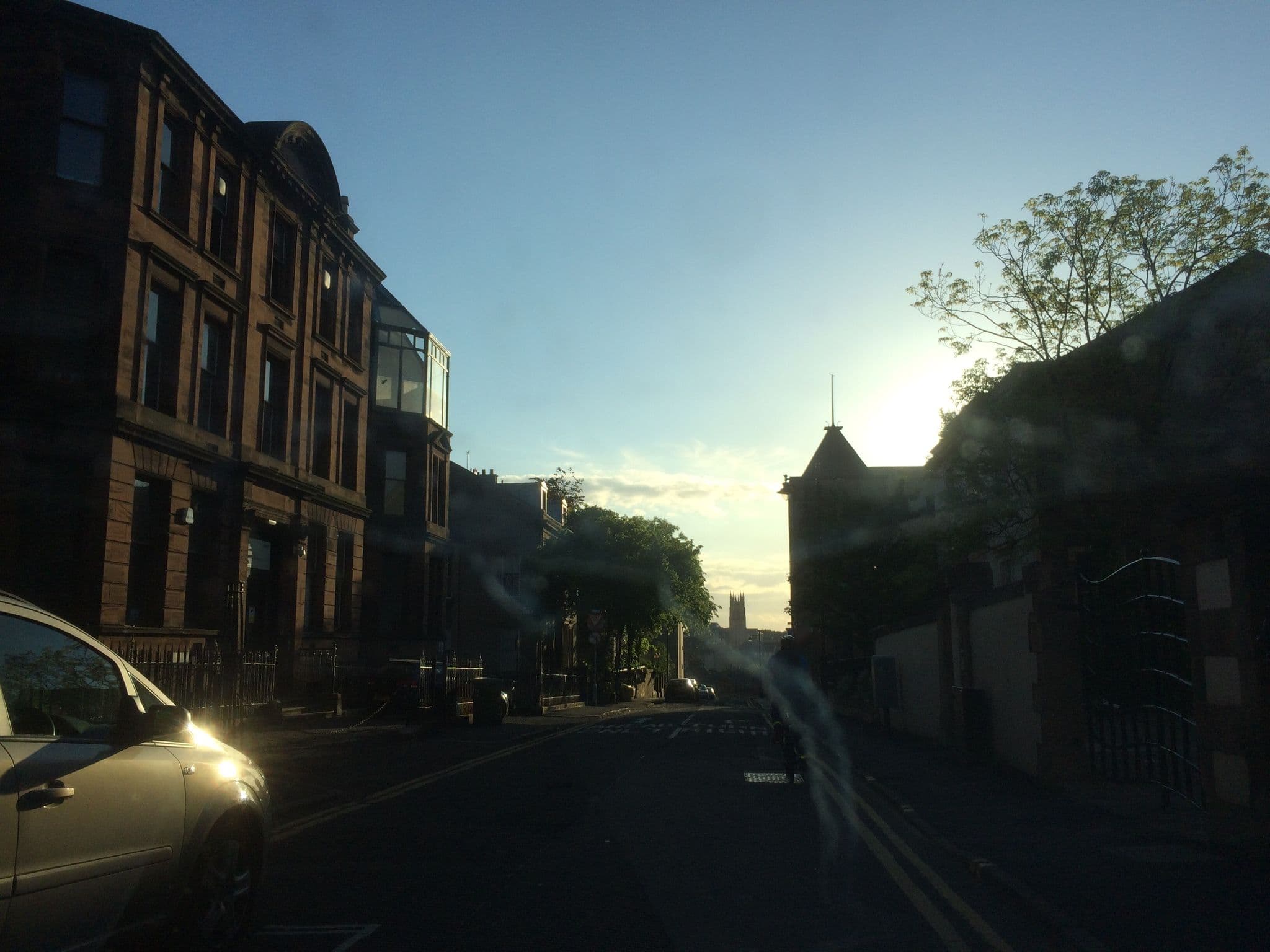 Street view near Willow Hotel, Glasgow — © gmc (CC BY-SA · Mapillary)