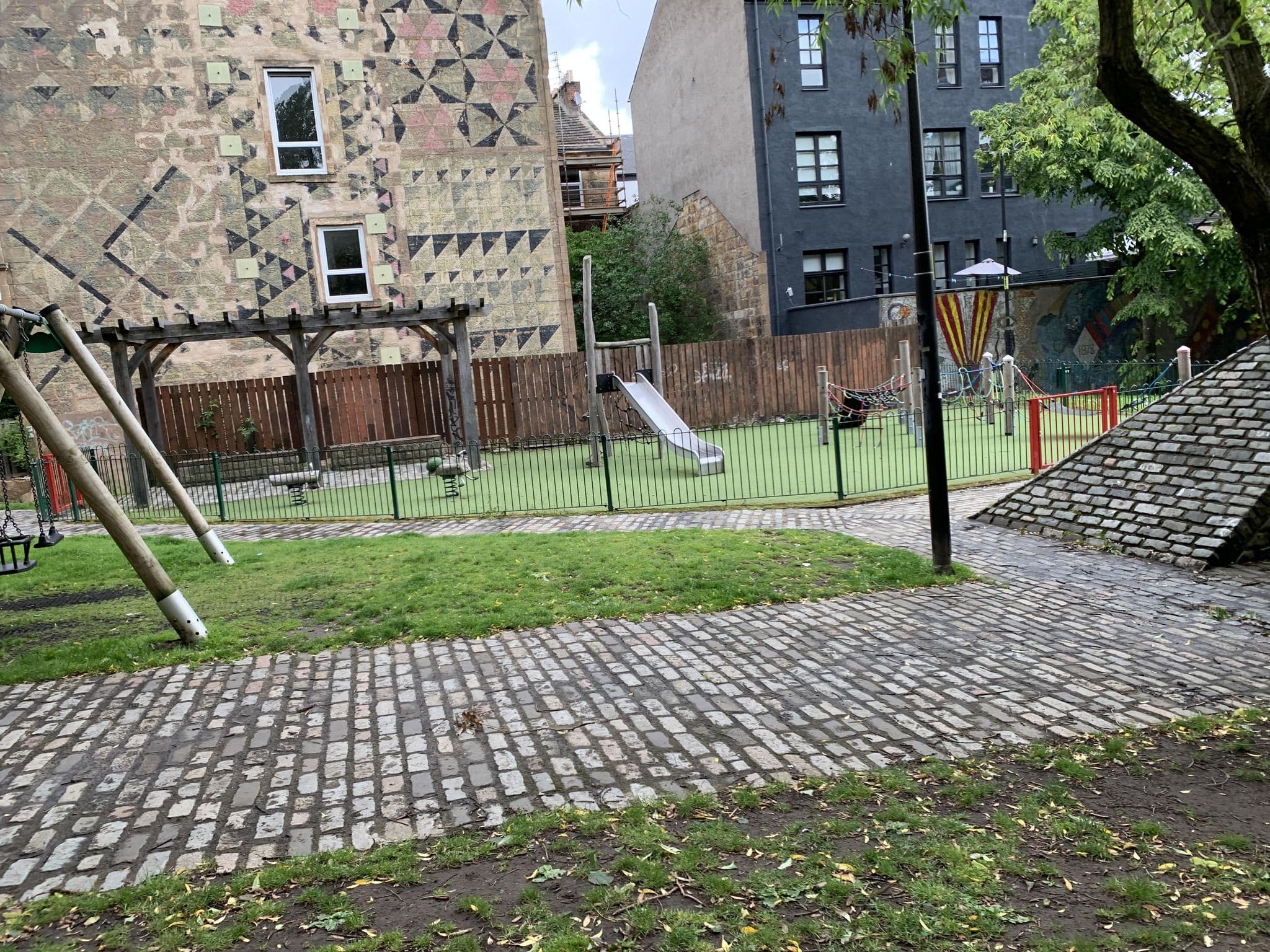 Street view near City Inn, Glasgow — © gmc (CC BY-SA · Mapillary)