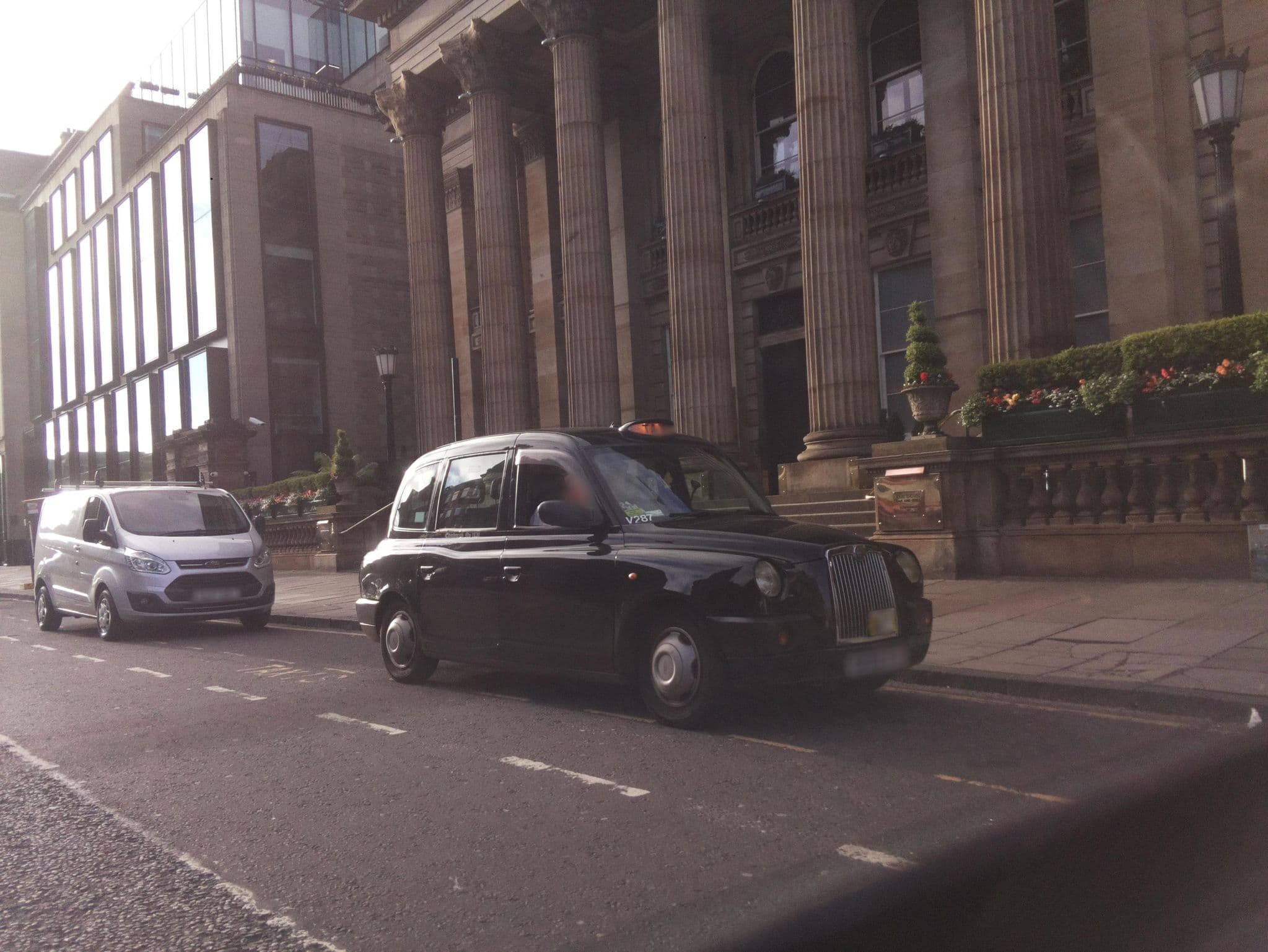 Street view near Cairo Le Monde, Edinburgh — © southglos (CC BY-SA · Mapillary)