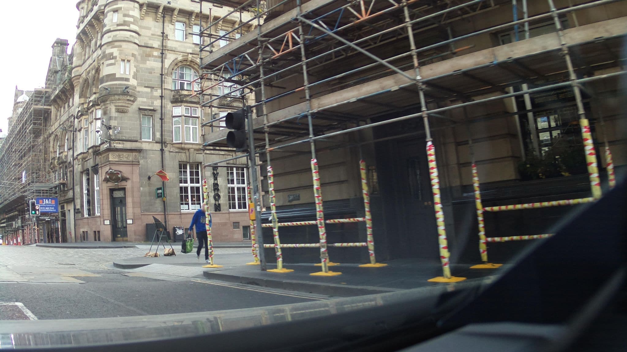 Street view near Bank Hotel, Edinburgh — © southglos (CC BY-SA · Mapillary)