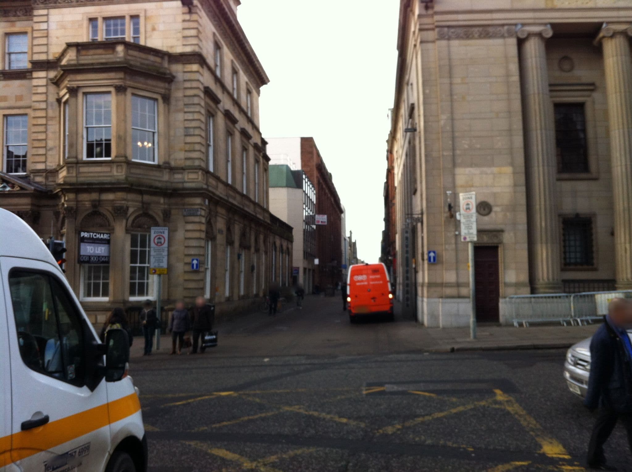 Street view near Edinburgh Holiday Accomodation, Edinburgh — © ugz (CC BY-SA · Mapillary)
