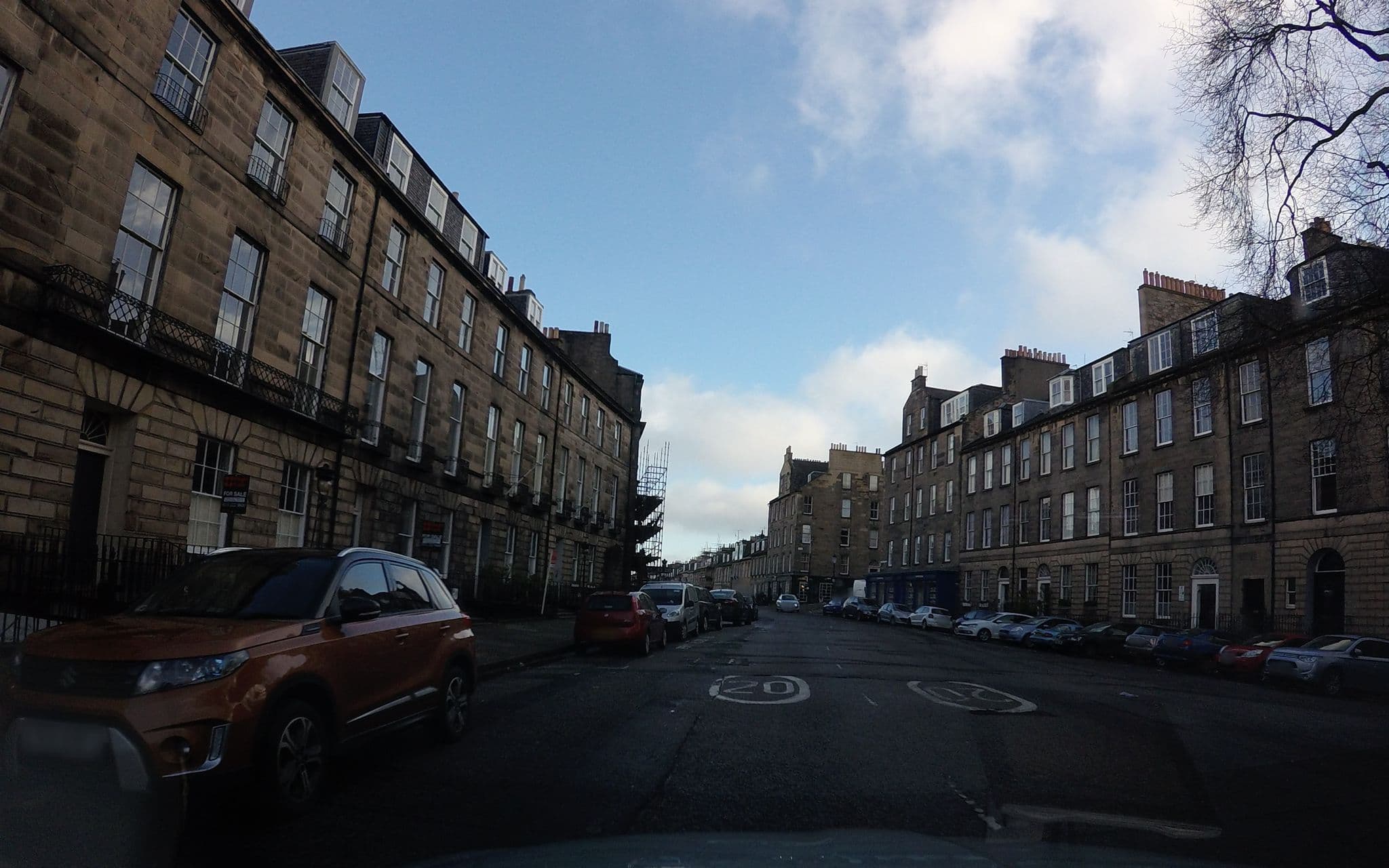 Street view near AllGirlz Hostel, Edinburgh — © hobgoblin (CC BY-SA · Mapillary)