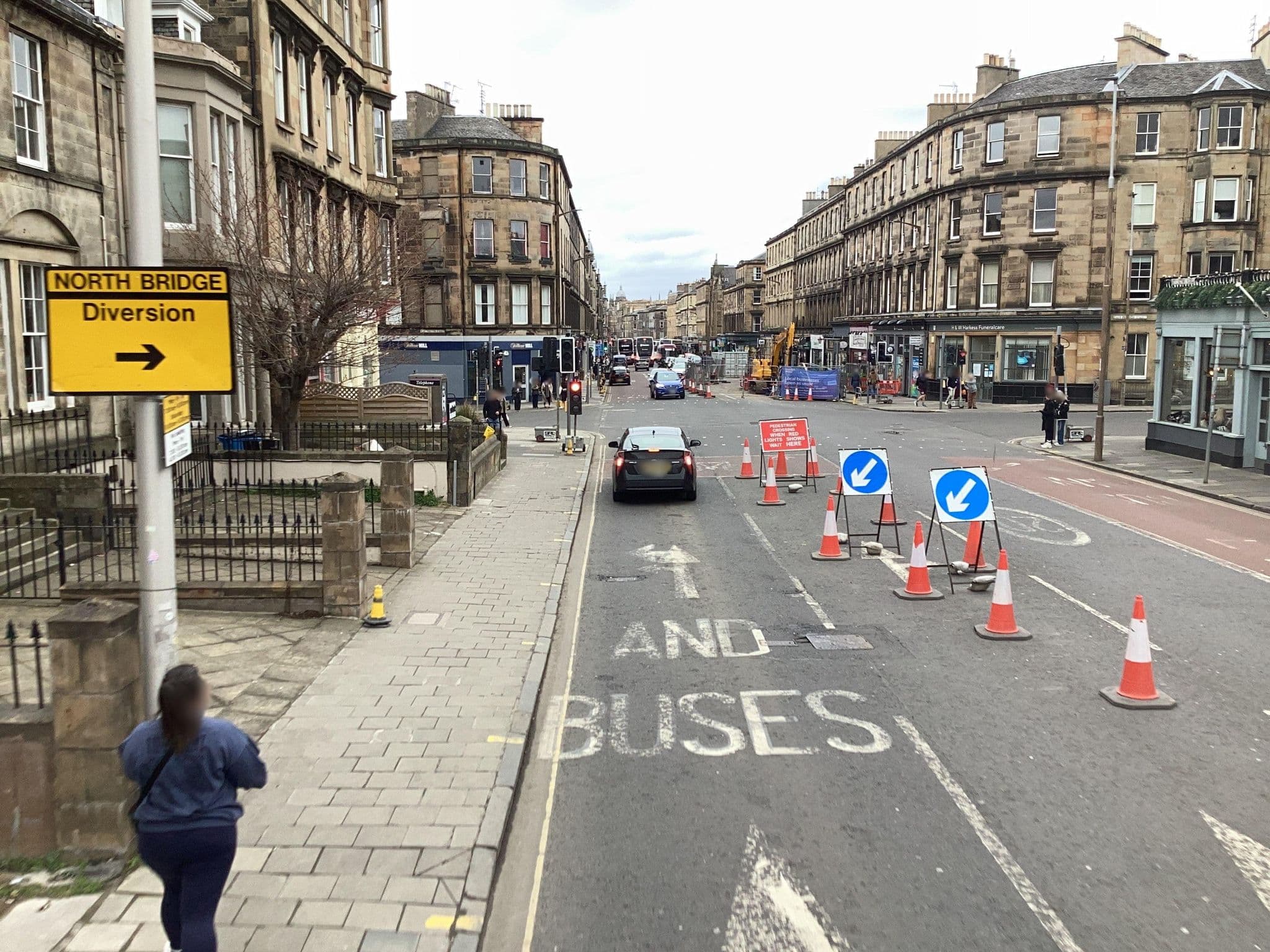 Street view near Superior Southside Apartments, Edinburgh — © lucagm (CC BY-SA · Mapillary)
