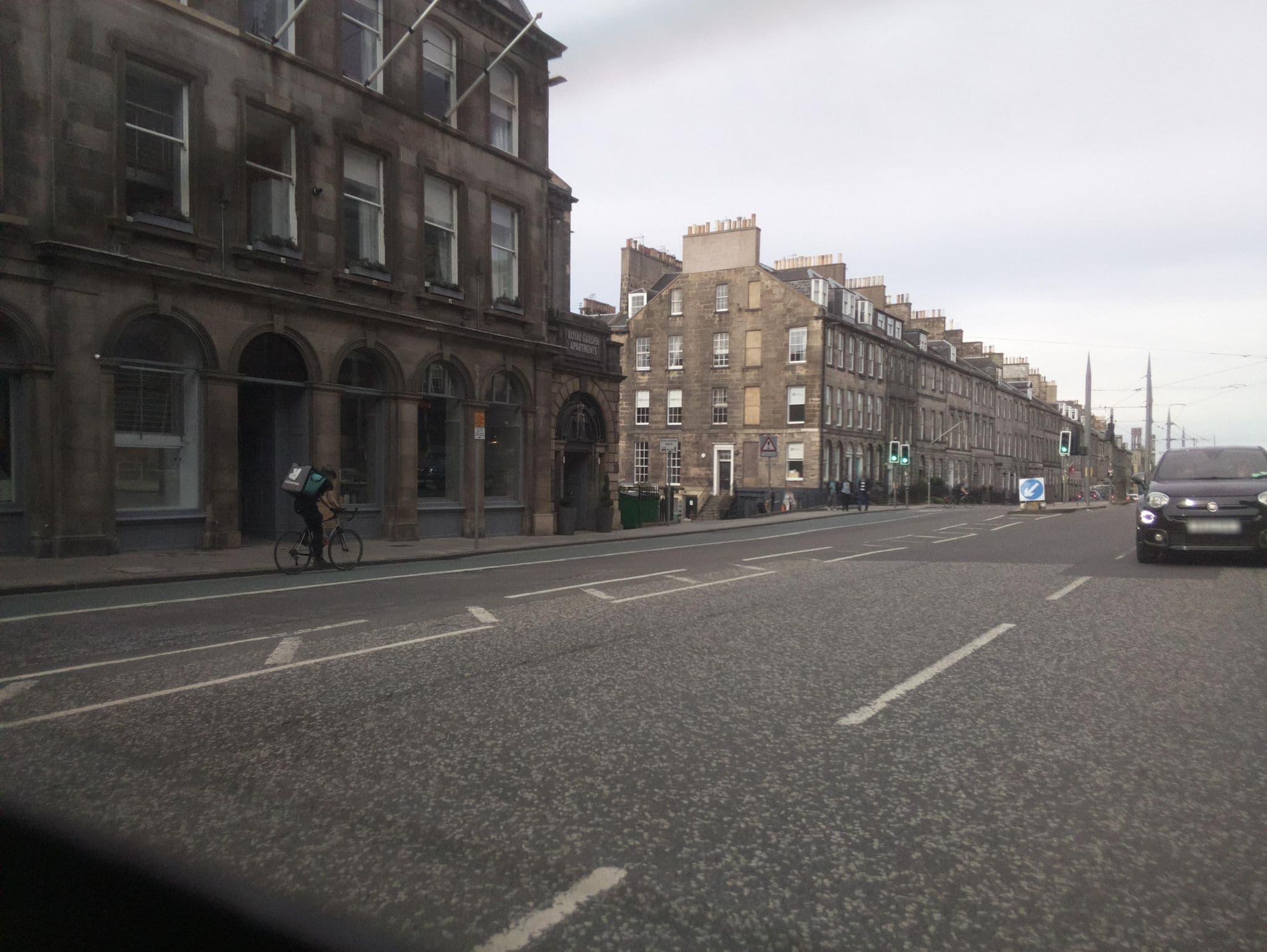 Street view near Fountain Court Apartments - Royal Garden, Edinburgh — © southglos (CC BY-SA · Mapillary)