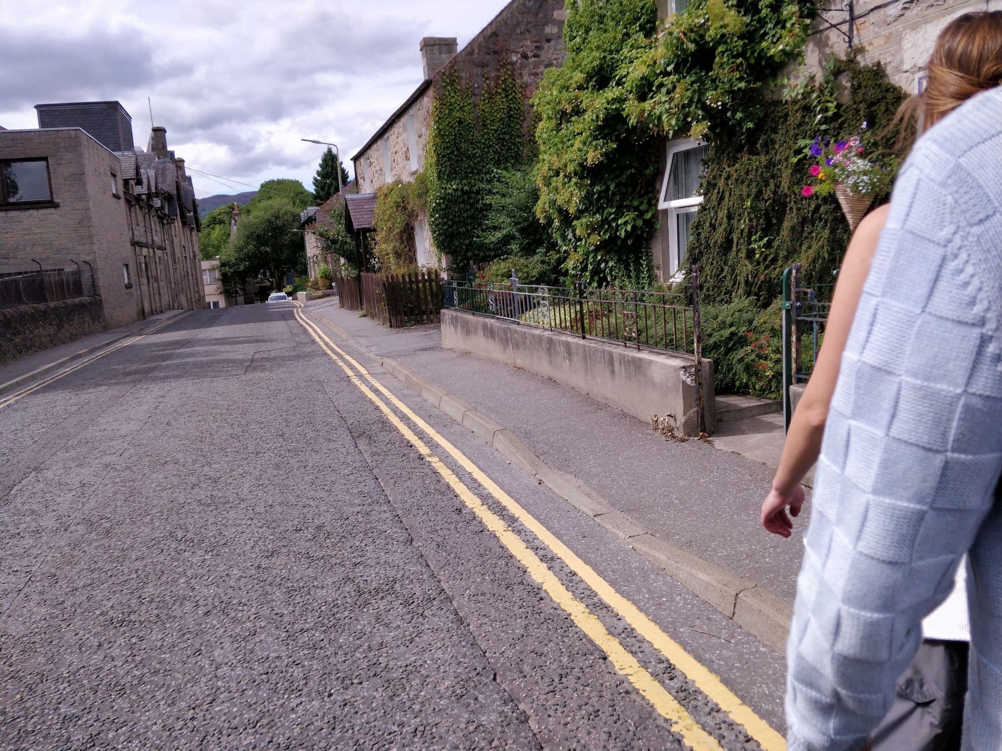 Street view near The Wellhouse, Pitlochry — © amaurycarrade (CC BY-SA · Mapillary)