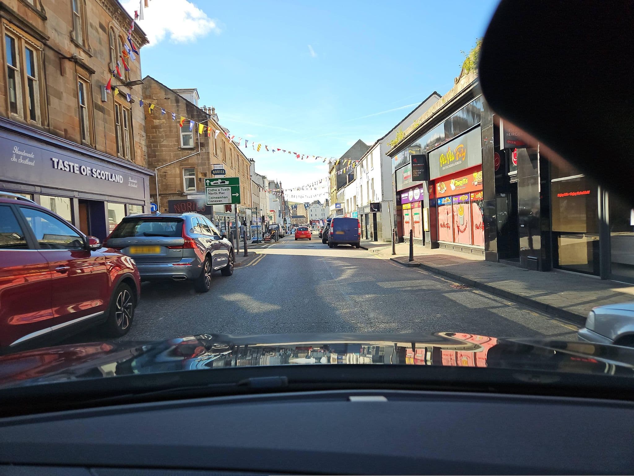 Street view near John Street Apartmenfs, Oban — © toho (CC BY-SA · Mapillary)