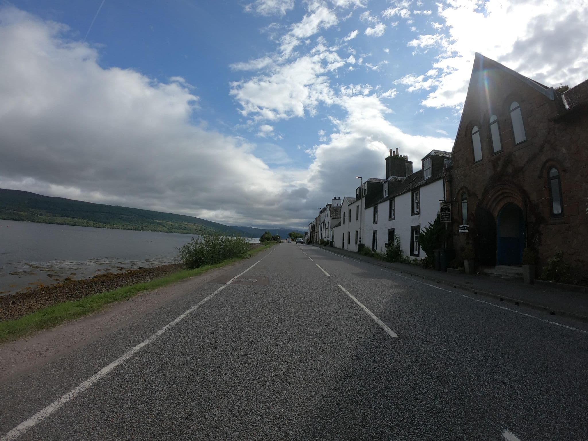 Street view near Newton Hall, Garelochhead — © joostjakob (CC BY-SA · Mapillary)