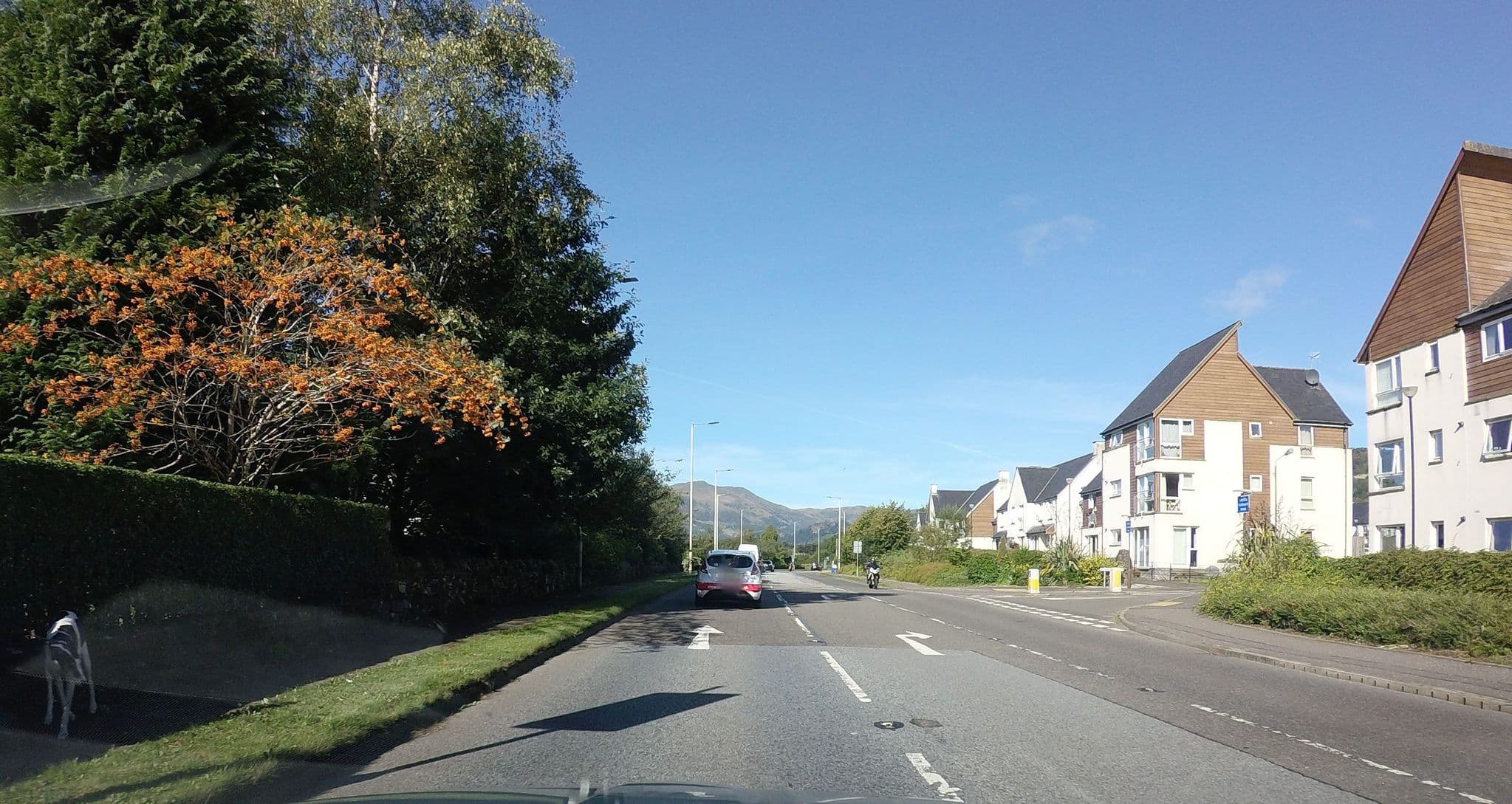 Street view near Roslin Cottage, Callander — © hobgoblin (CC BY-SA · Mapillary)