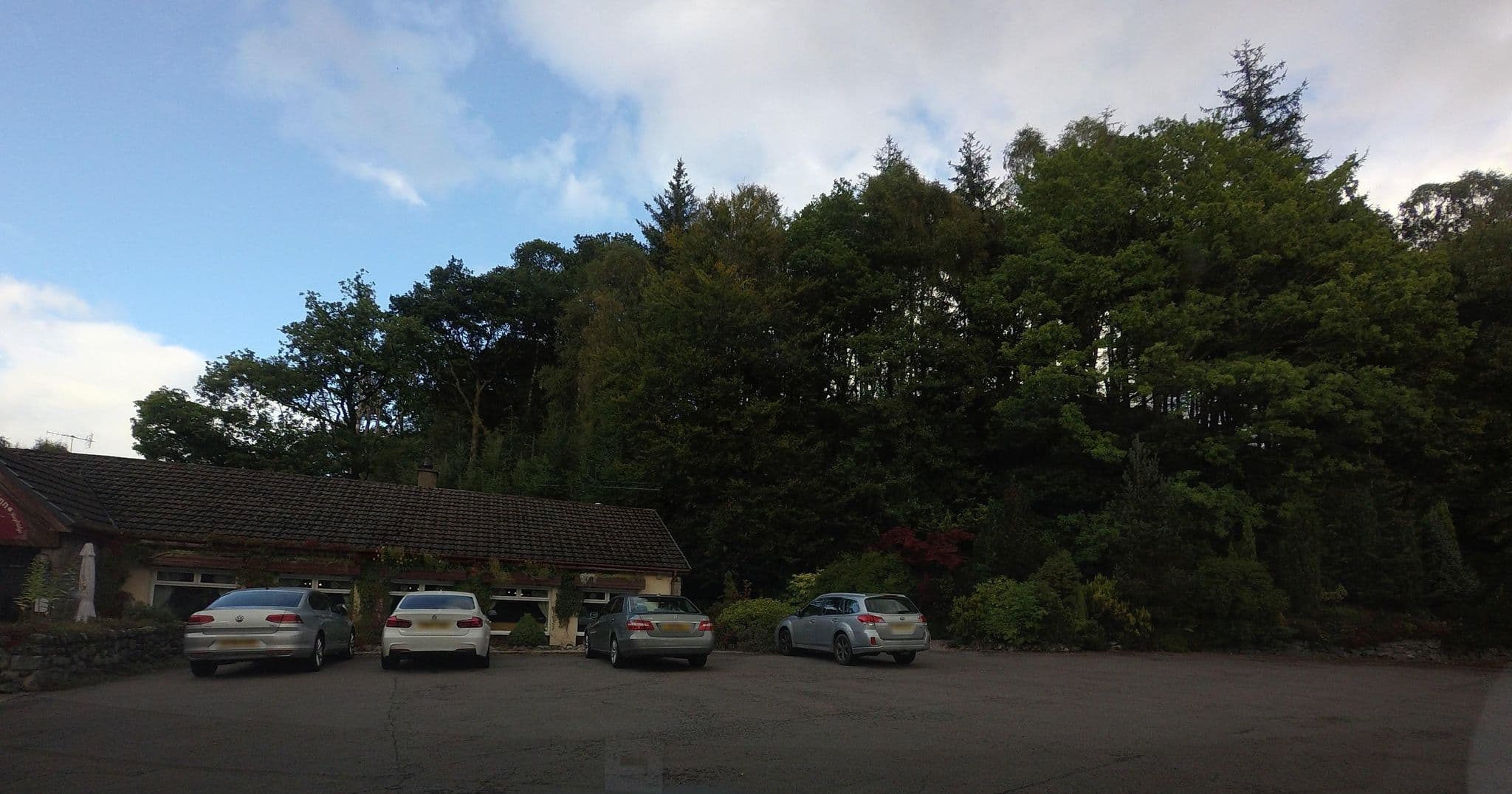 Street view near The Stronlossit Inn, Caol — © hobgoblin (CC BY-SA · Mapillary)