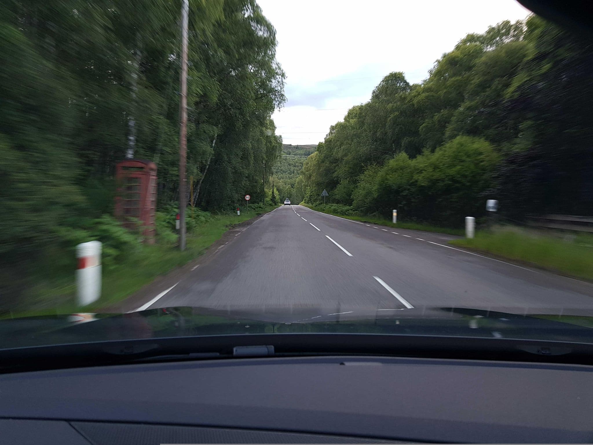 Street view near Binnilidh Mhor B & B, Drumnadrochit — © toho (CC BY-SA · Mapillary)