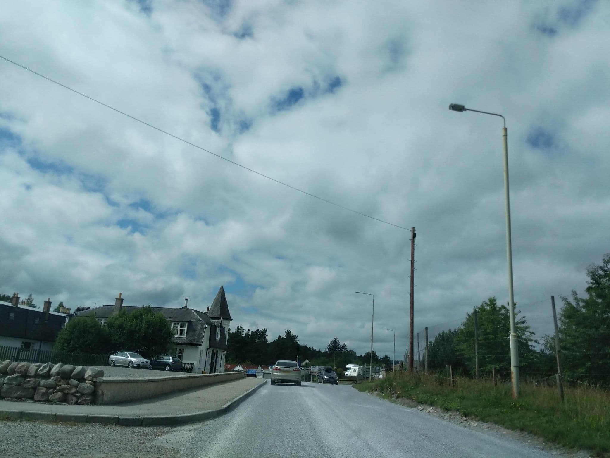 Street view near Dalrachney Lodge Hotel Carrbridge, Aviemore — © ccbb7766 (CC BY-SA · Mapillary)
