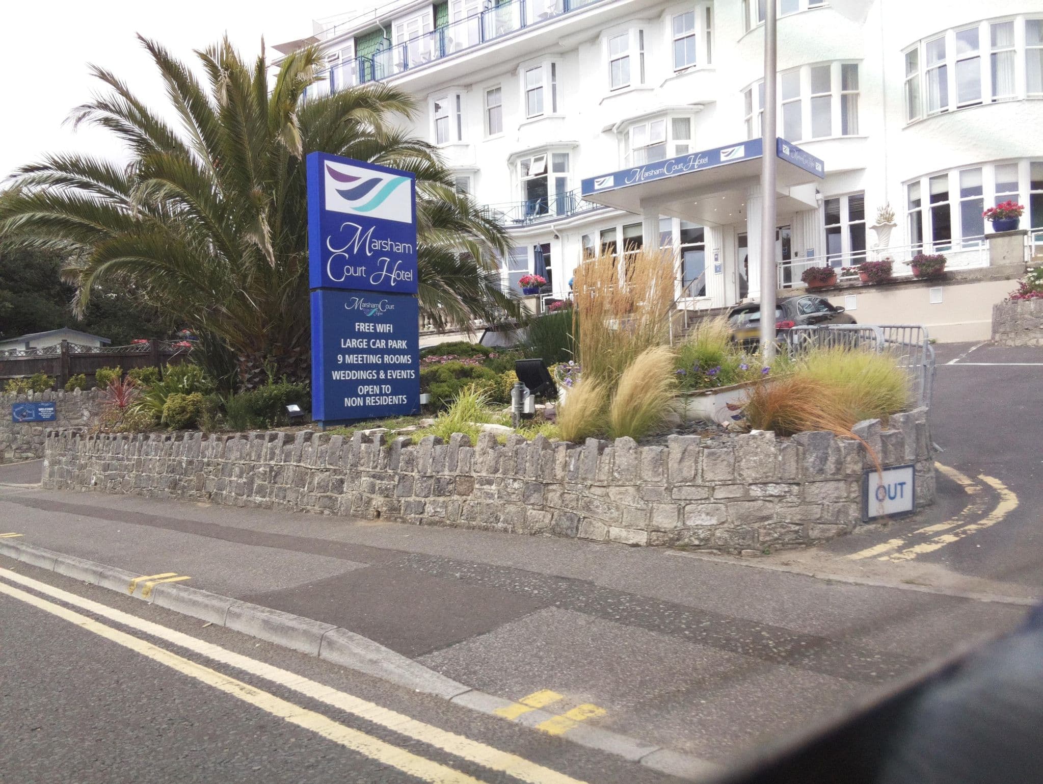 Street view near Days hotel (Marsham Court), Bournemouth — © southglos (CC BY-SA · Mapillary)