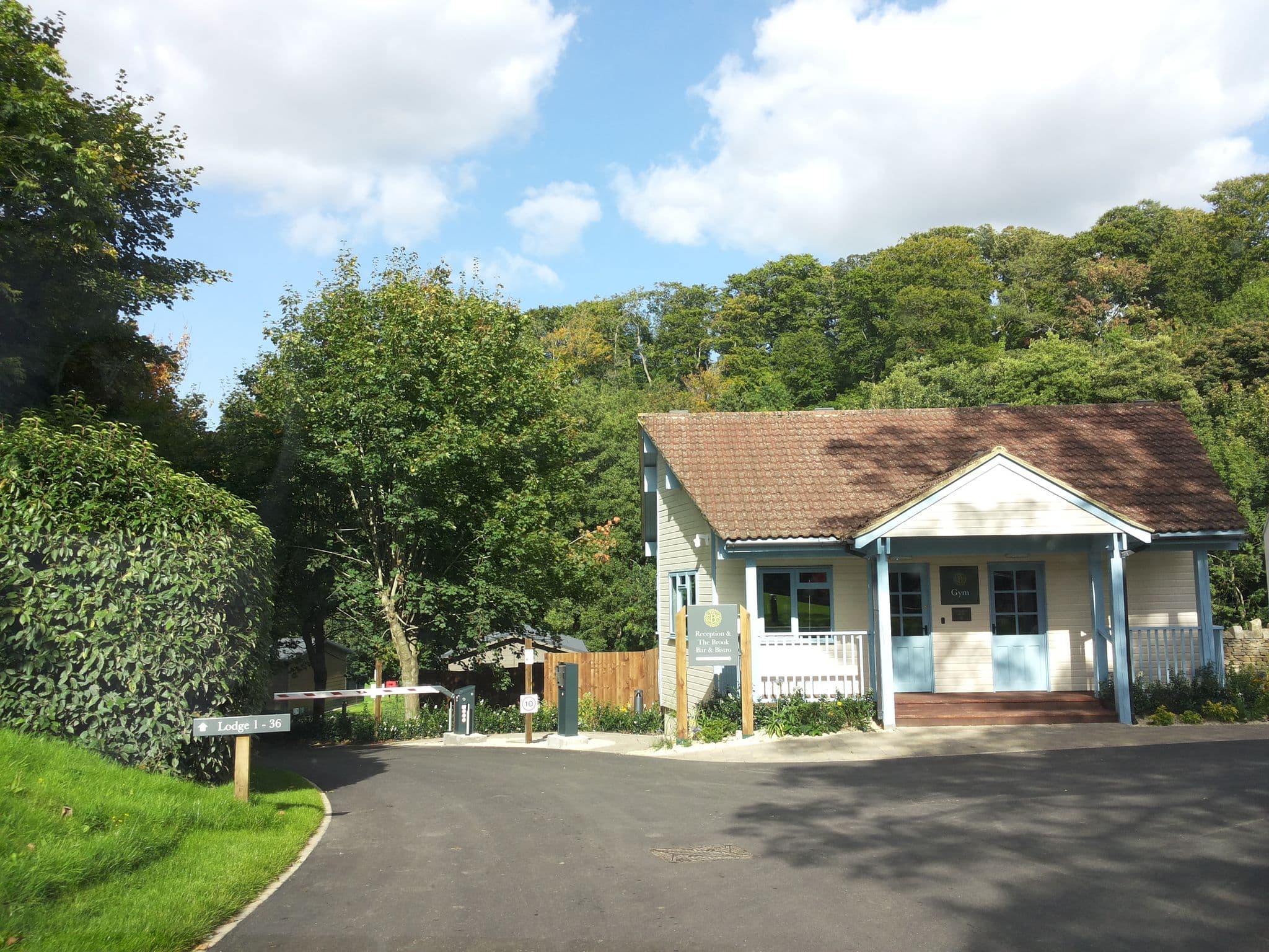 Street view near Bath Mill Lodge Retreat, Bath — © endszbrxns (CC BY-SA · Mapillary)