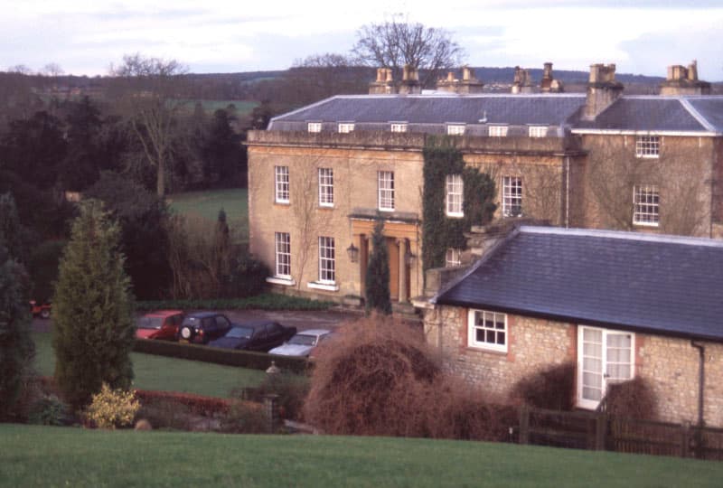 Bishopstrow House (via Wikimedia Commons, CC BY-SA 2.0)