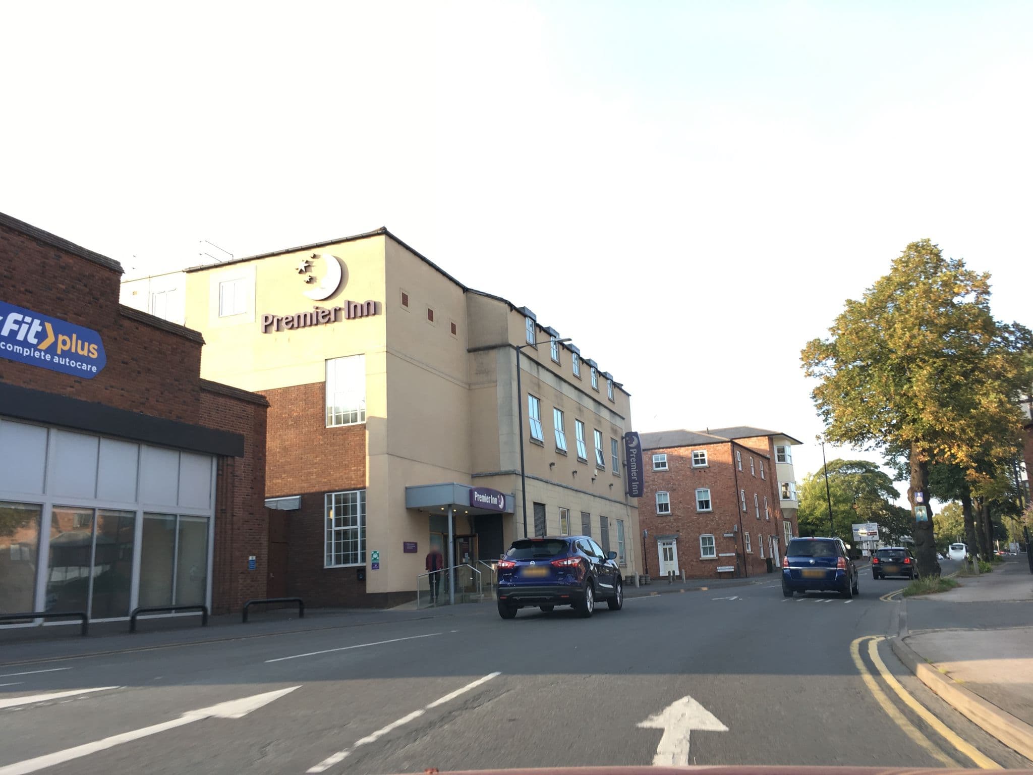 Street view near Moat House International Stratford Hotel Warwickshire, Stratford-upon-Avon — © southglos (CC BY-SA · Mapillary)