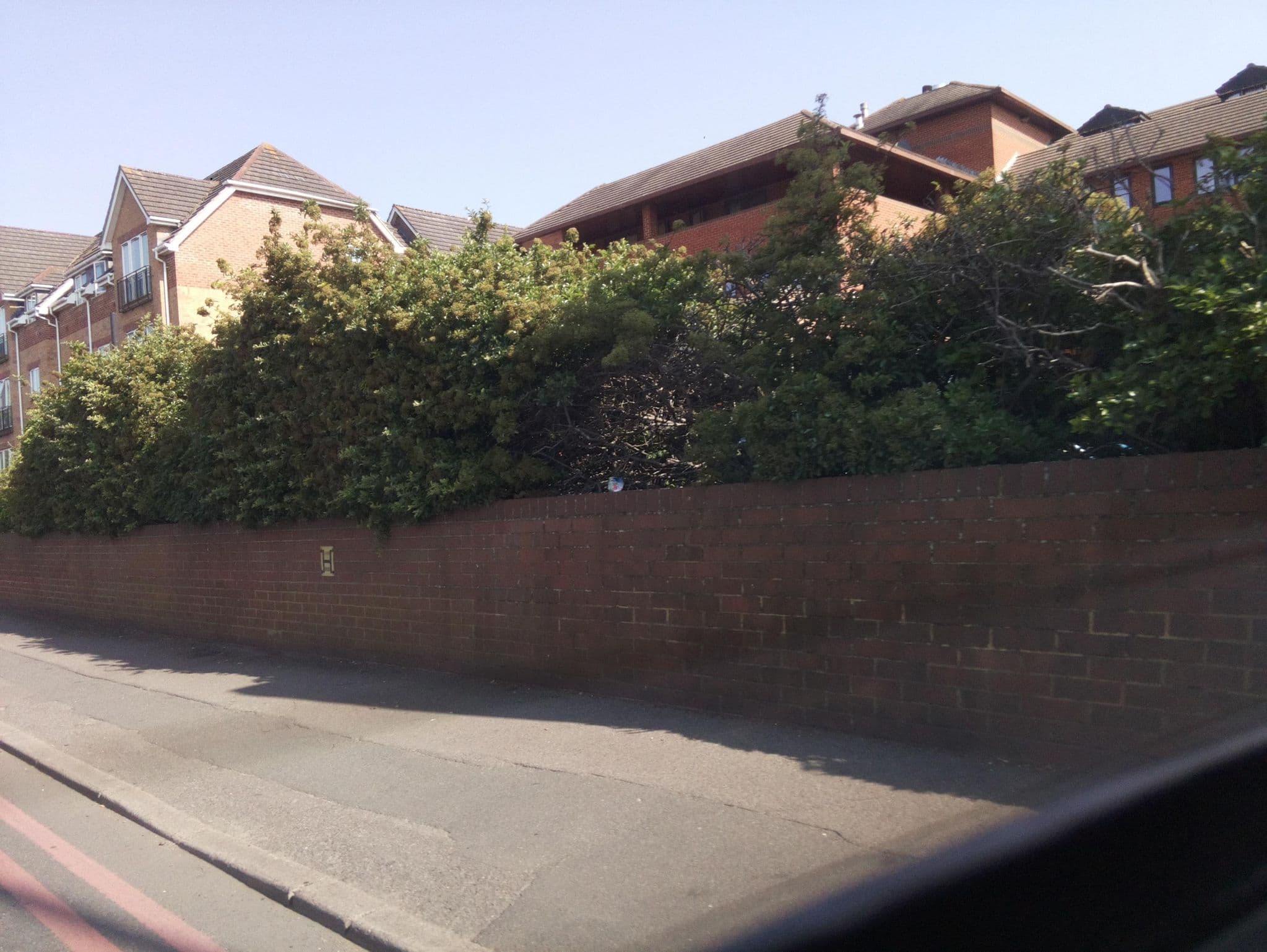 Street view near Travelodge, Reading — © southglos (CC BY-SA · Mapillary)