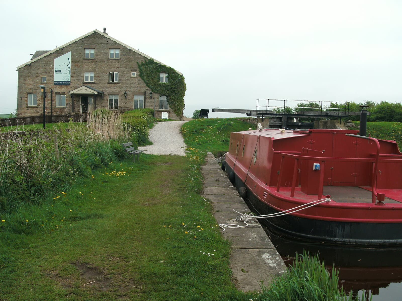 The Mill At Condor Green (via Wikimedia Commons, CC BY-SA 2.0)