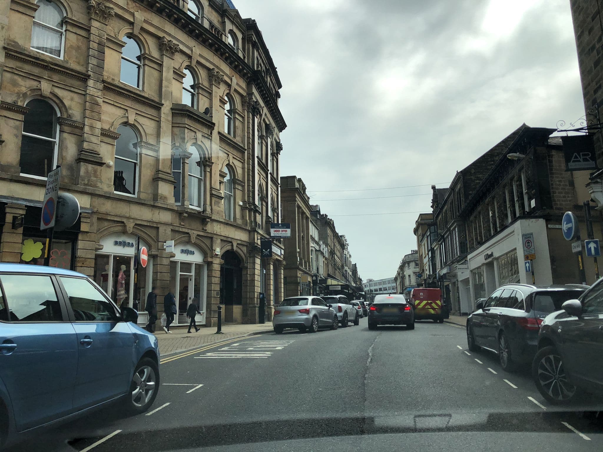 Street view near Prospect Crescent, Harrogate — © locator (CC BY-SA · Mapillary)