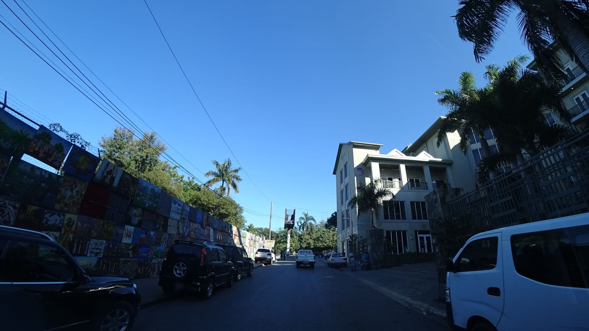 Street view near Kinam Hotel, Pétionville — © danbjoseph (CC BY-SA · Mapillary)