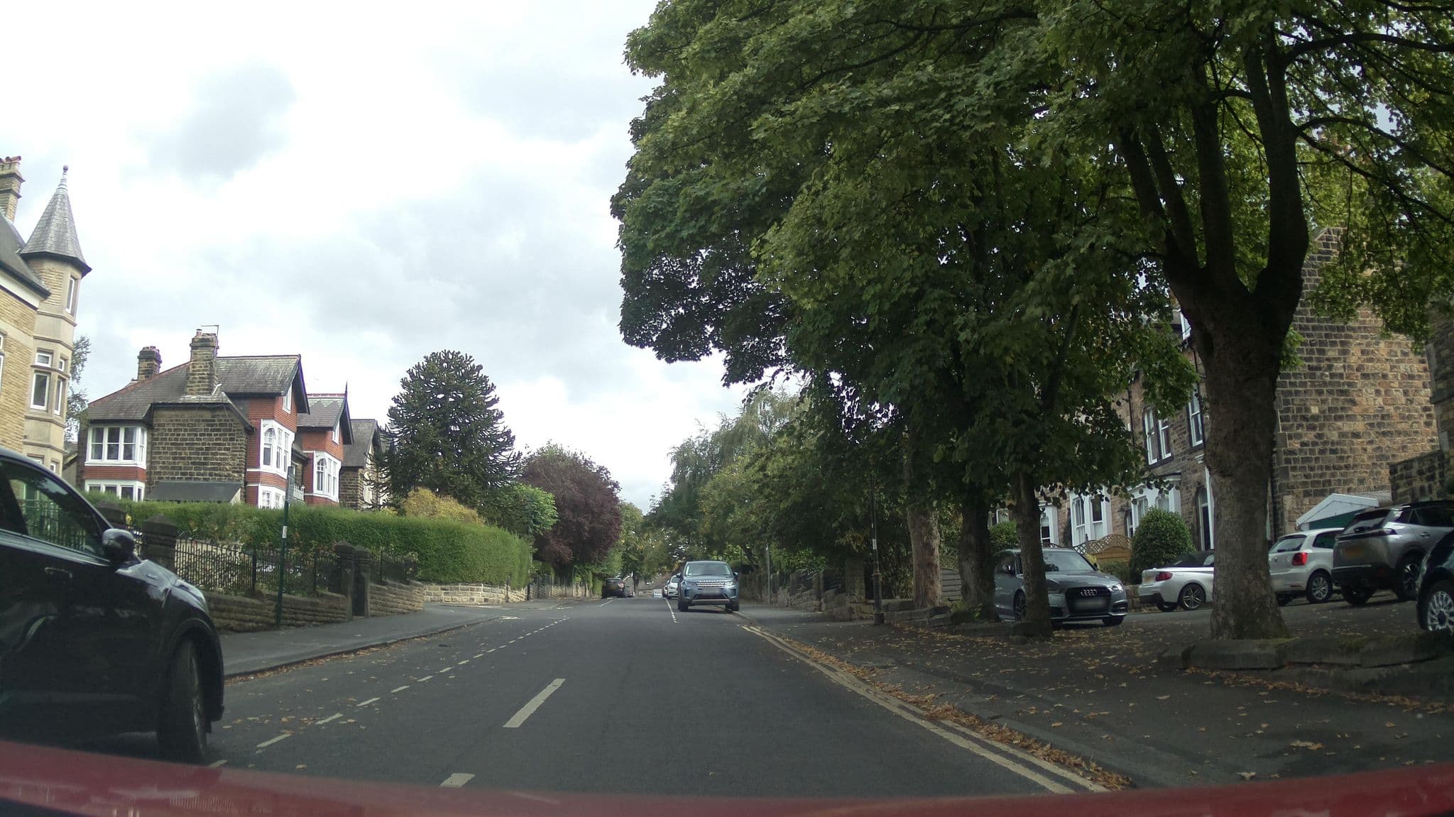 Street view near The Balmoral Hotel, Harrogate — © southglos (CC BY-SA · Mapillary)