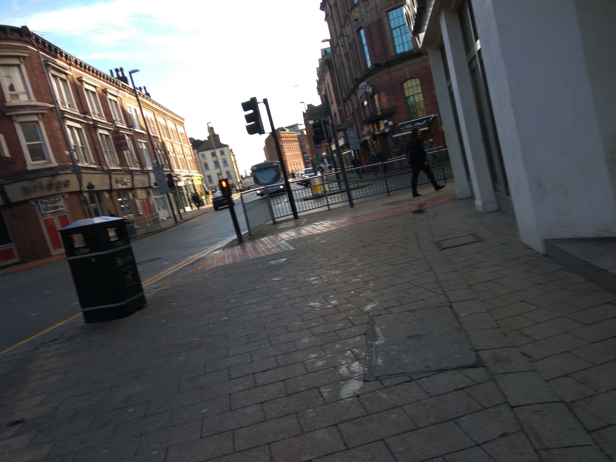 Street view near Golden Lion Hotel, Leeds — © mapz4lolz (CC BY-SA · Mapillary)