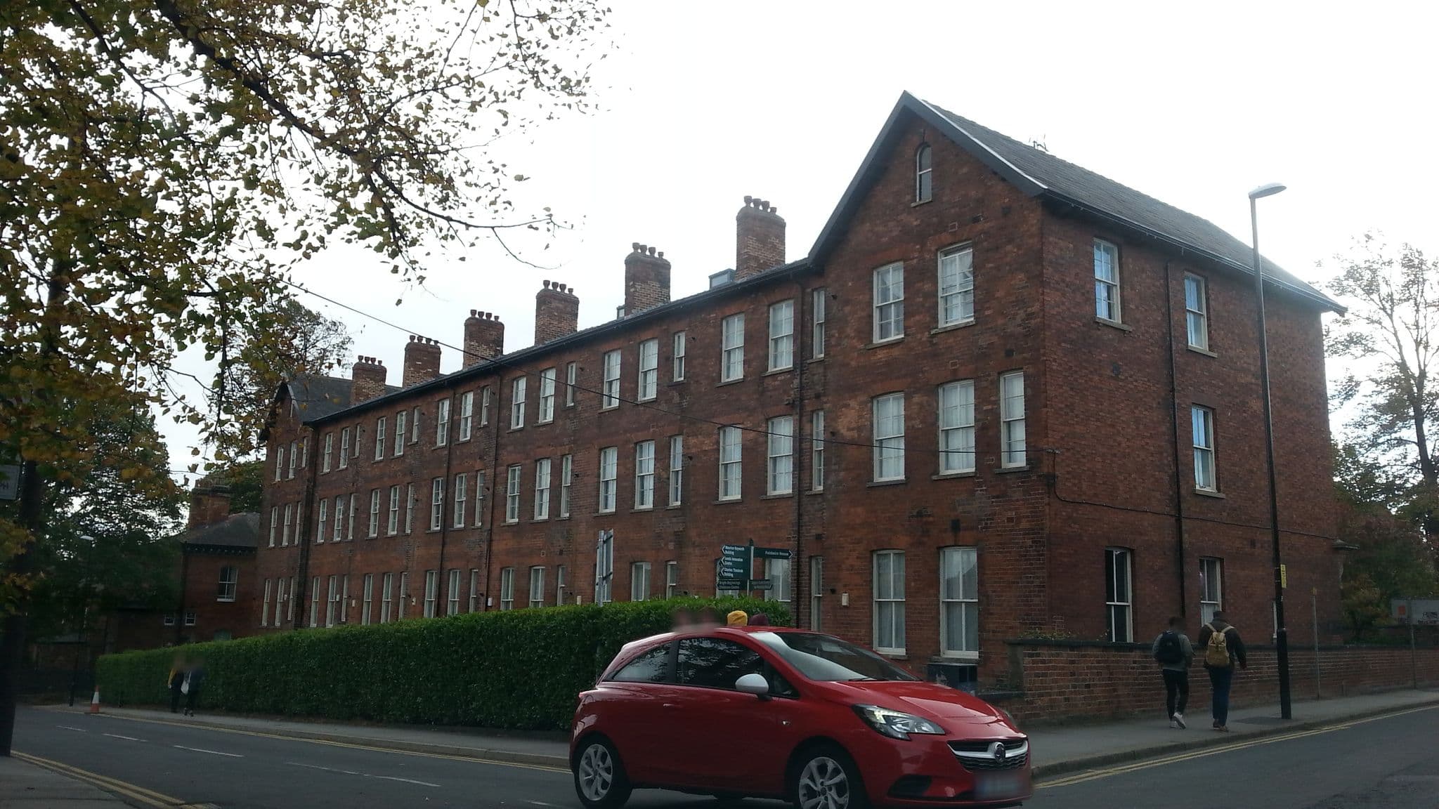 Street view near Glengarth Guesthouse, Leeds — © adam2 (CC BY-SA · Mapillary)