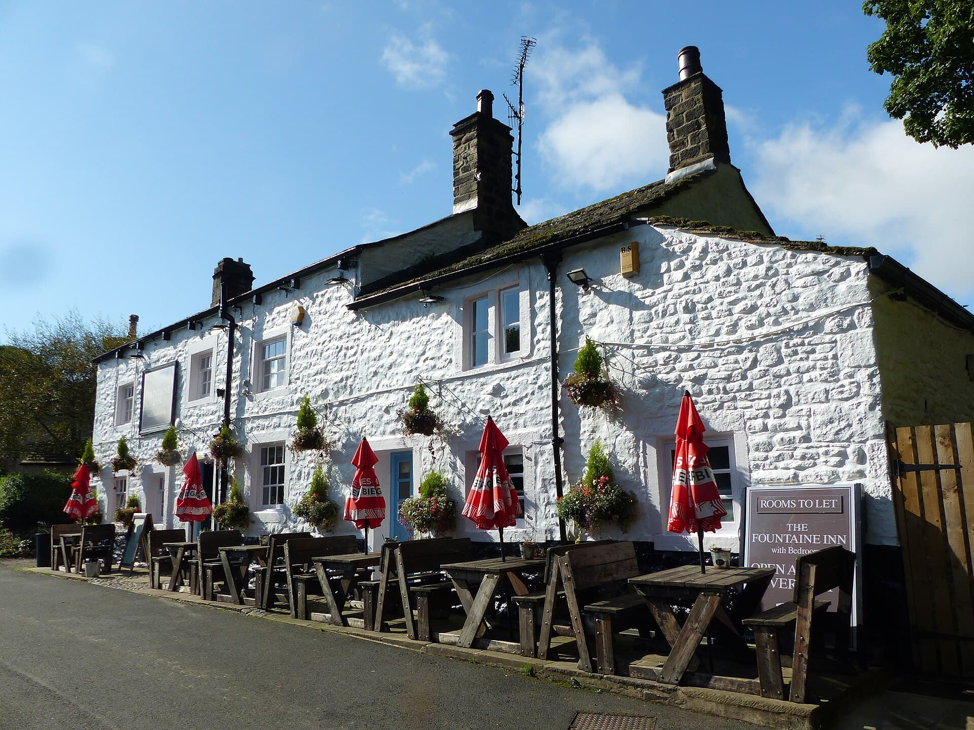 The Fountaine Inn (via Wikimedia Commons, CC BY-SA 4.0)