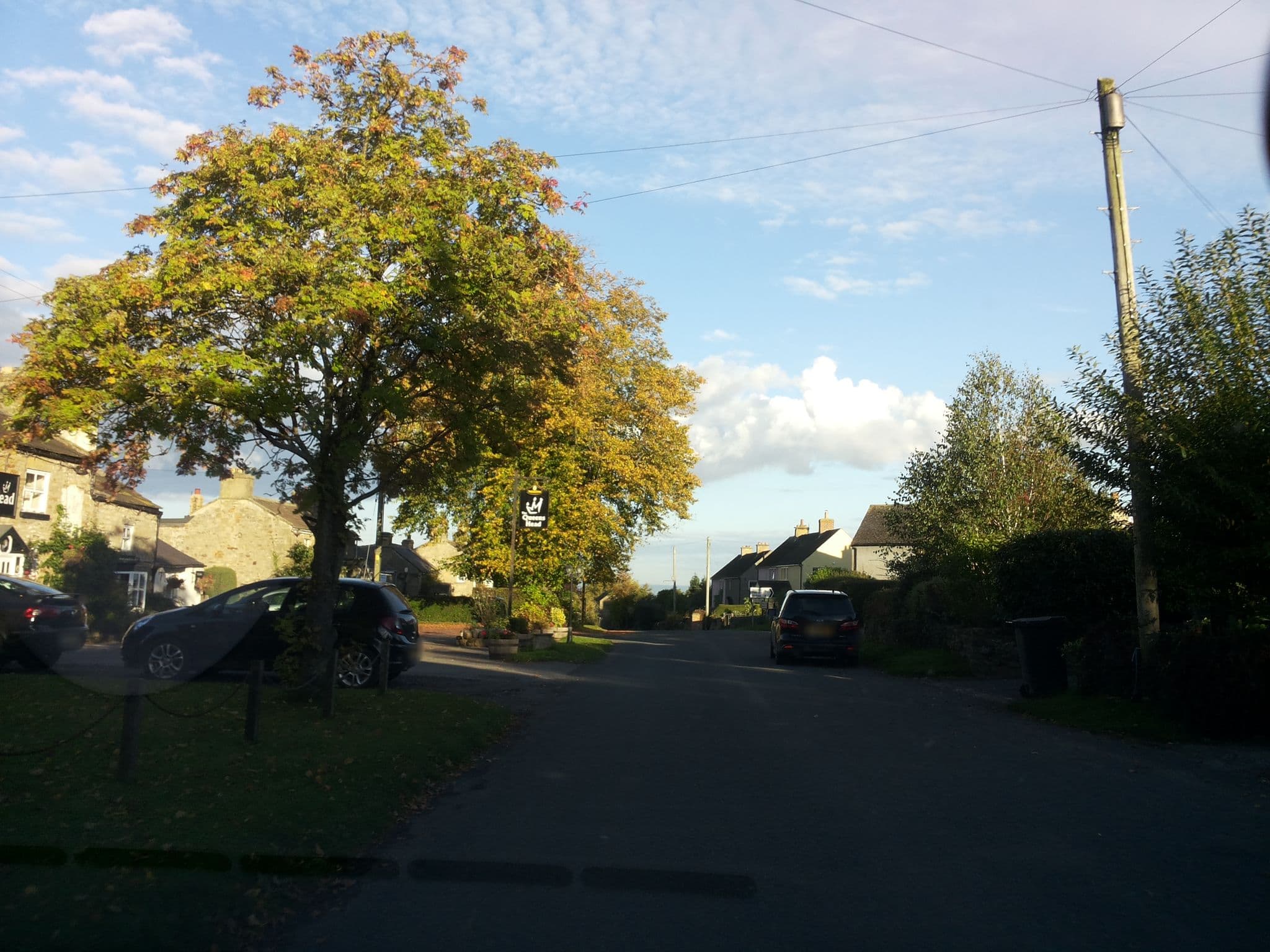 Street view near Queens Head Hotel Leyburn, Leyburn — © endszbrxns (CC BY-SA · Mapillary)