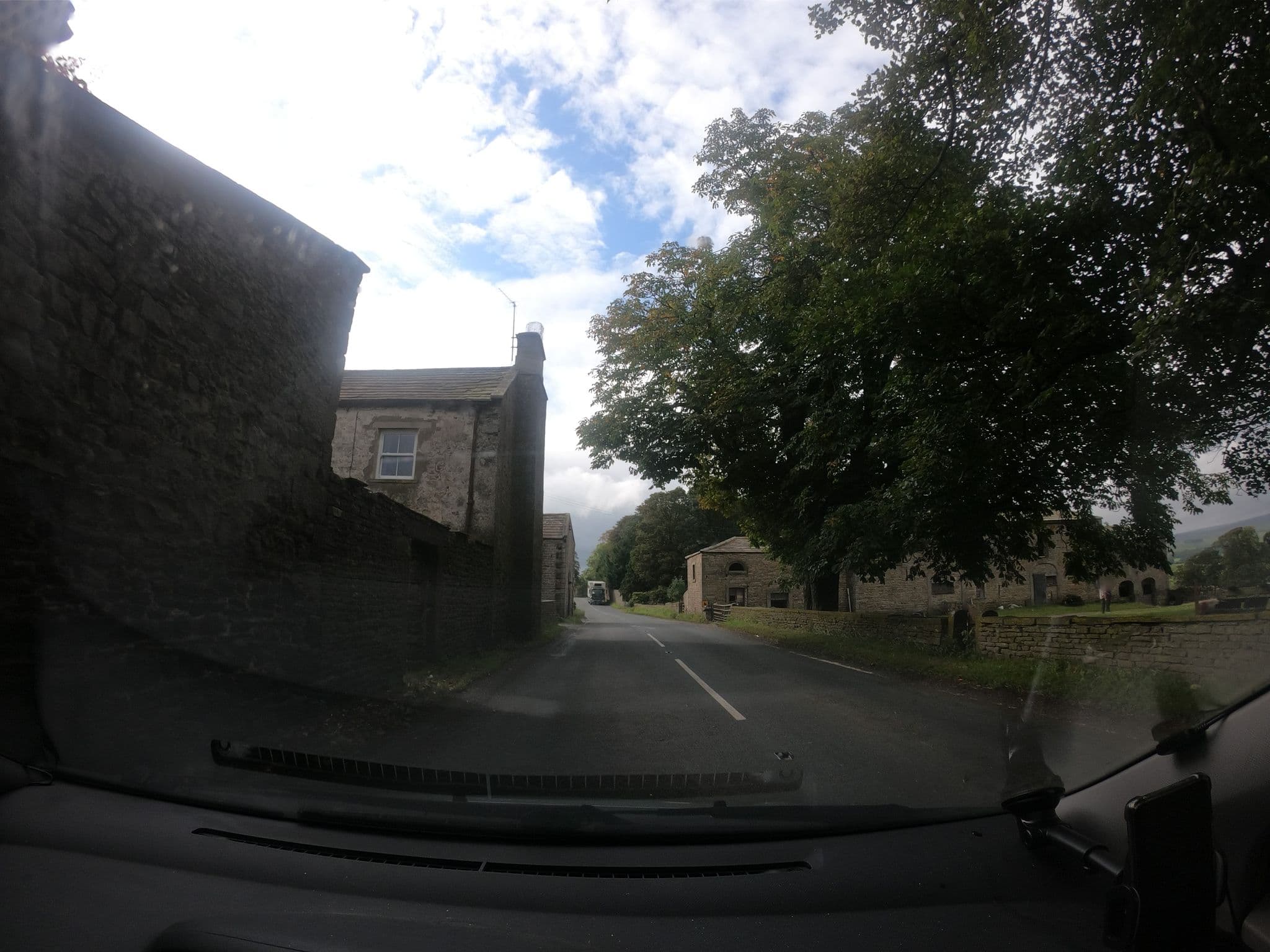 Street view near Temple Farmhouse B&B, Leyburn — © lamaar639 (CC BY-SA · Mapillary)