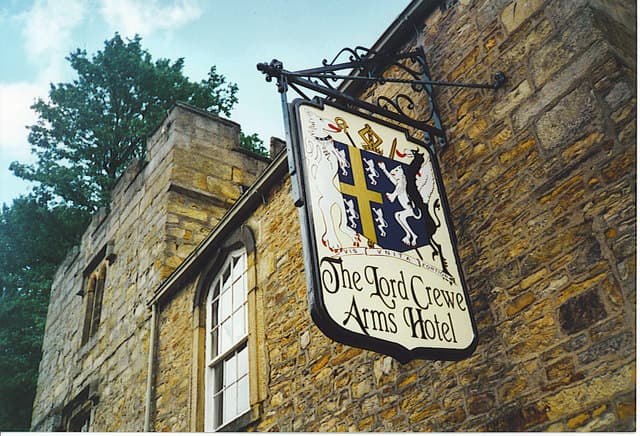 The Lord Crewe Arms (via Wikimedia Commons, CC BY-SA 2.0)