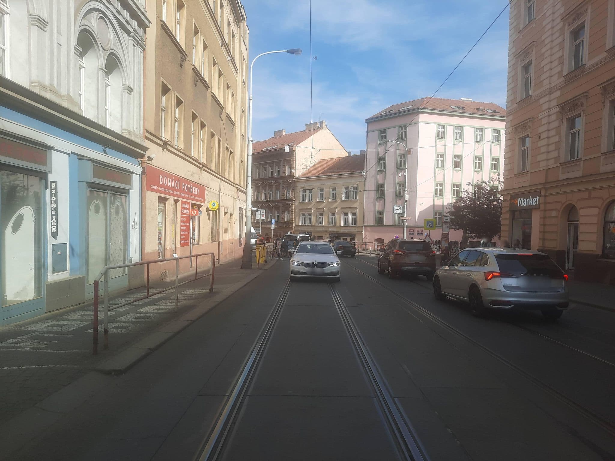 Street view near Golden City Garni, Žižkov — © ondrejlopatka (CC BY-SA · Mapillary)