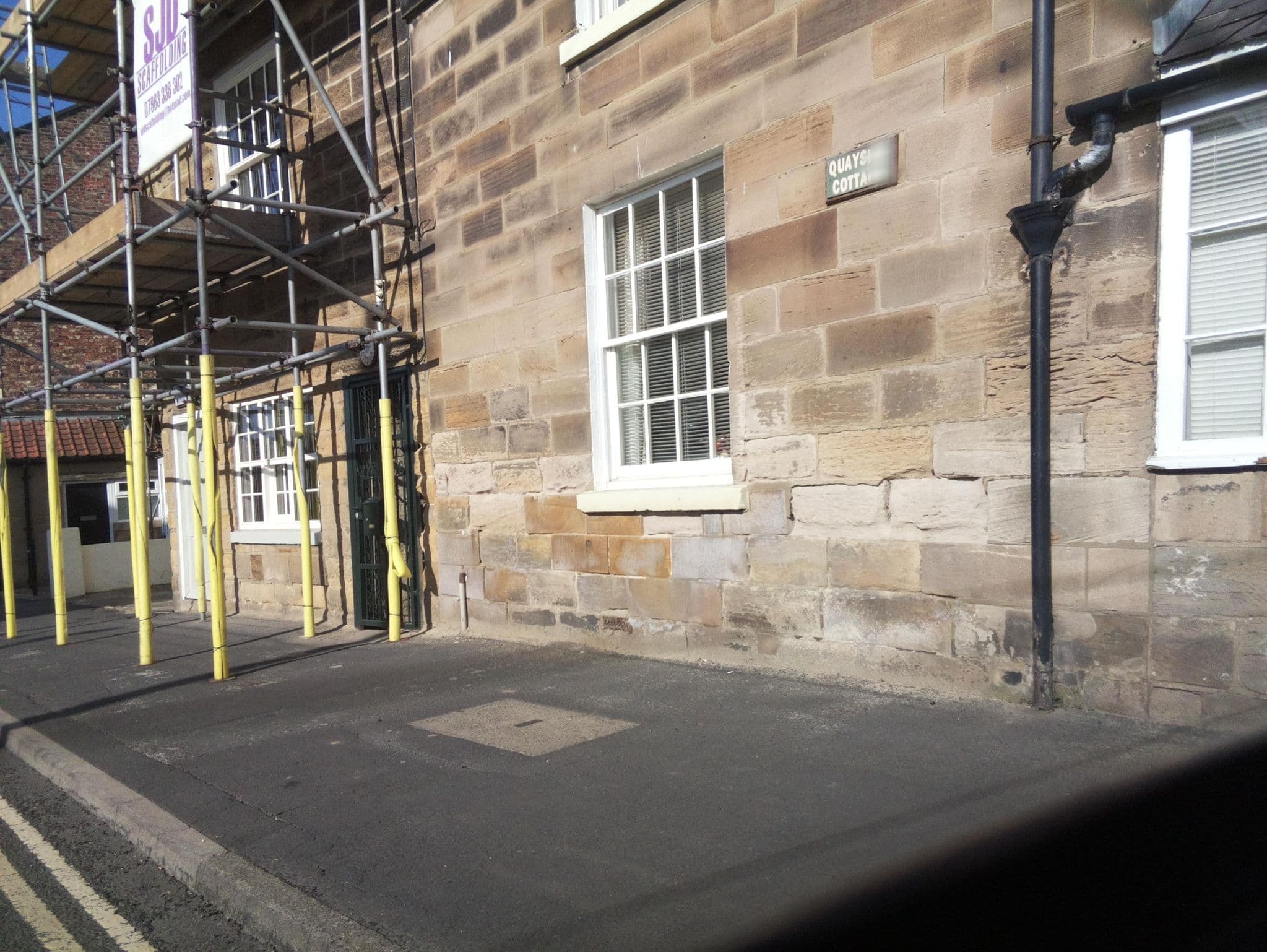 Street view near Harbourside Holiday Cottages, Whitby — © southglos (CC BY-SA · Mapillary)