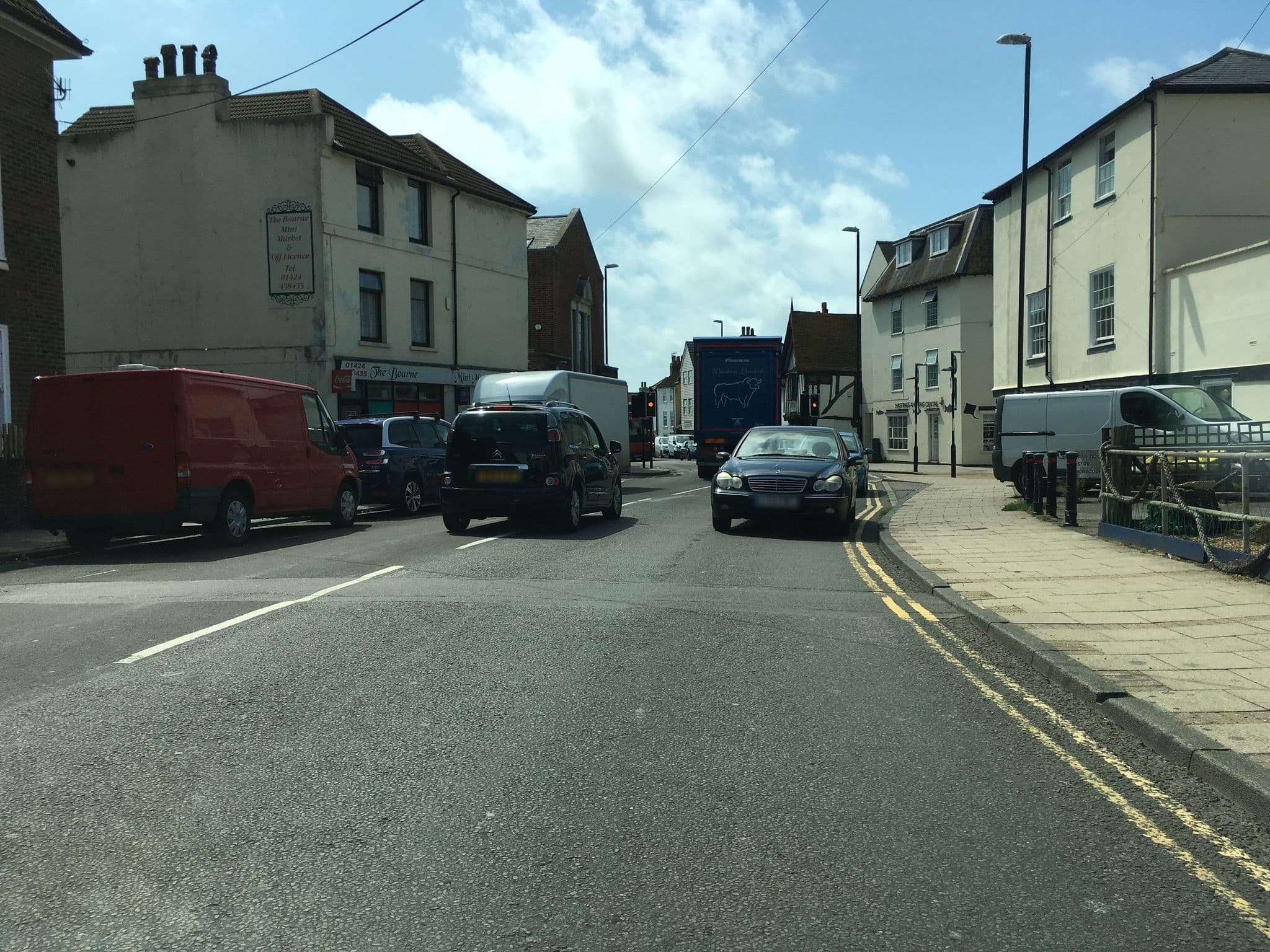 Street view near Mouse House Hastings, Hastings — © southglos (CC BY-SA · Mapillary)