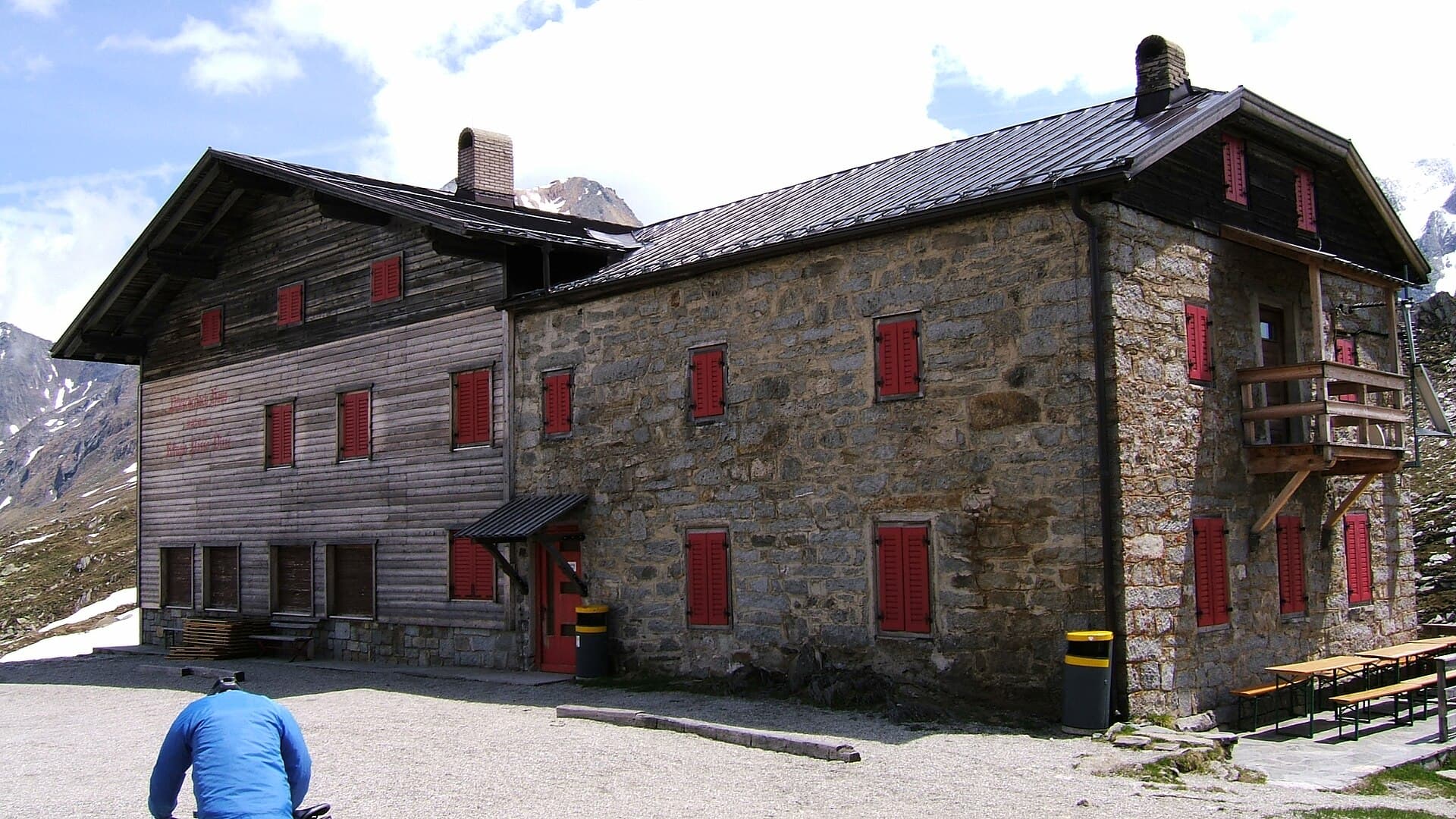 Pfitscher-Joch-Haus (via Wikimedia Commons, CC BY-SA 3.0)