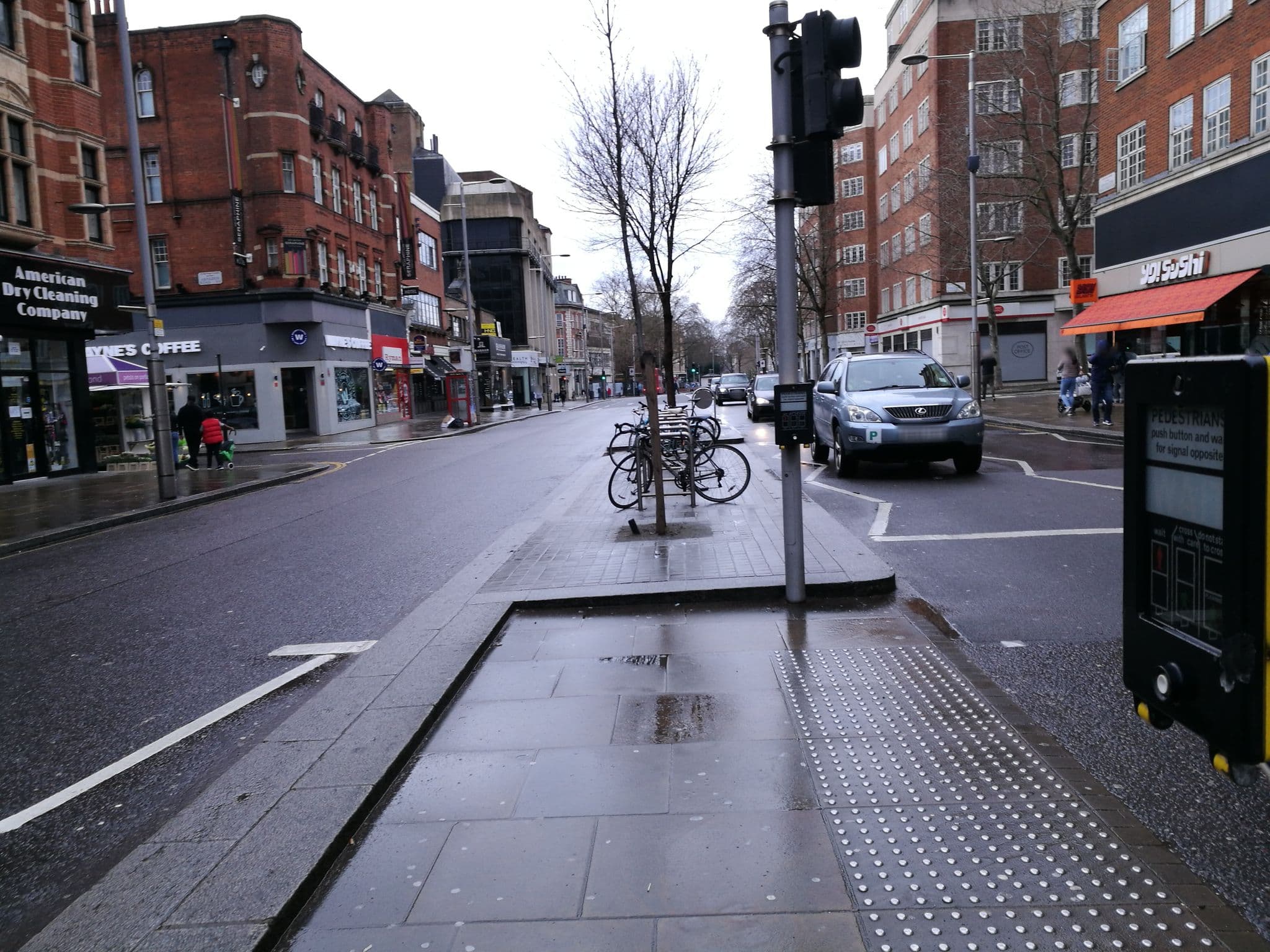 Street view near Hotel Seraphine, Earls Court — © rsandu (CC BY-SA · Mapillary)