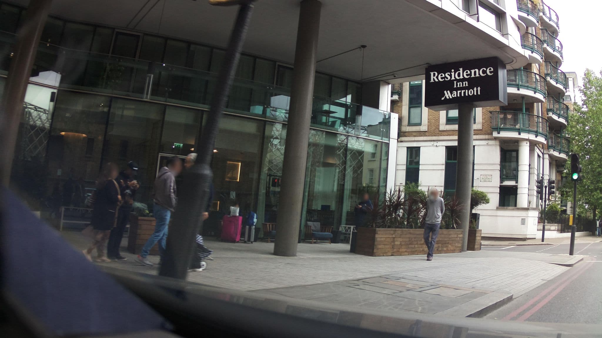 Street view near Room 711, Earls Court — © southglos (CC BY-SA · Mapillary)