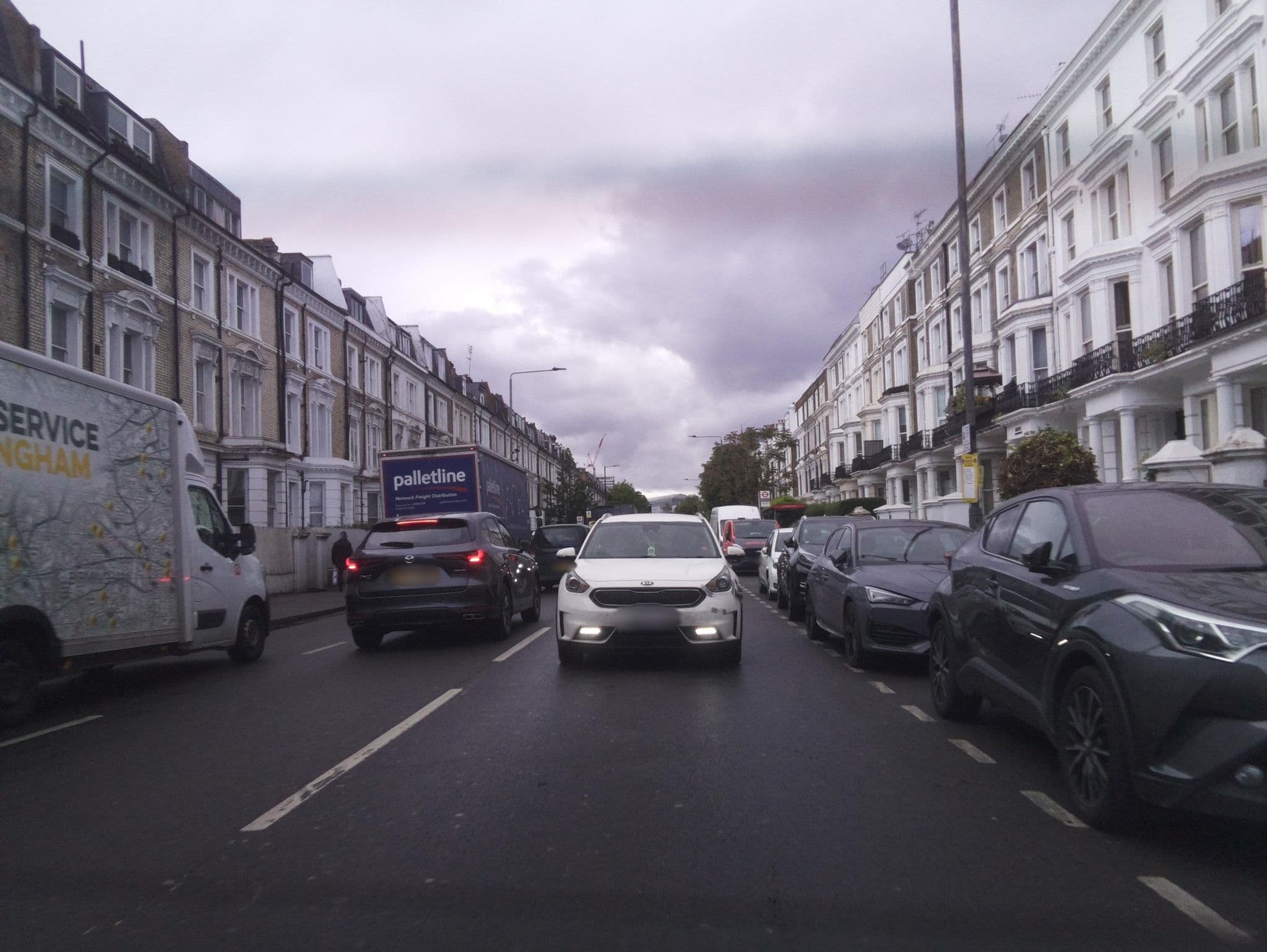 Street view near Holland Park Lifestyle Studios, Shepherds Bush — © southglos (CC BY-SA · Mapillary)