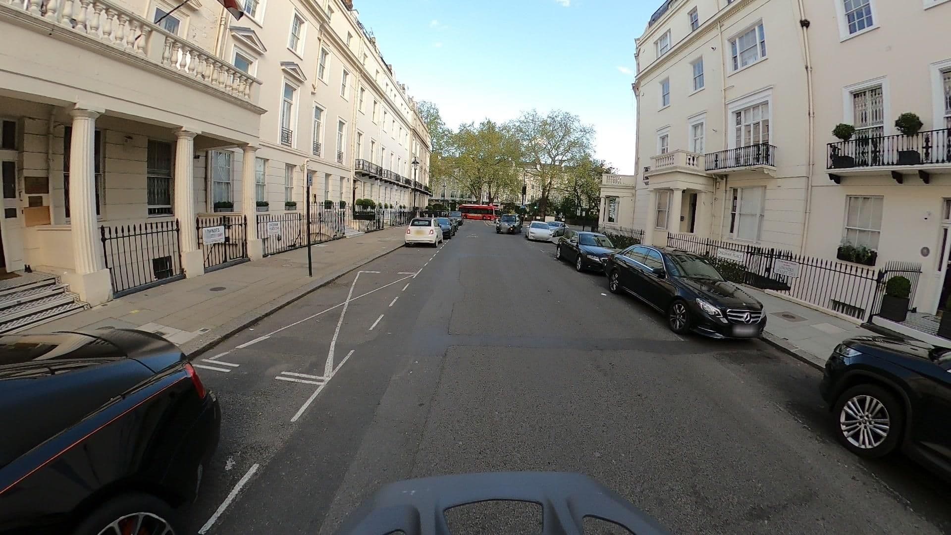Street view near Chesham Court Knightsbridge, Knightsbridge and Belgravia — © cueditsmaps (CC BY-SA · Mapillary)