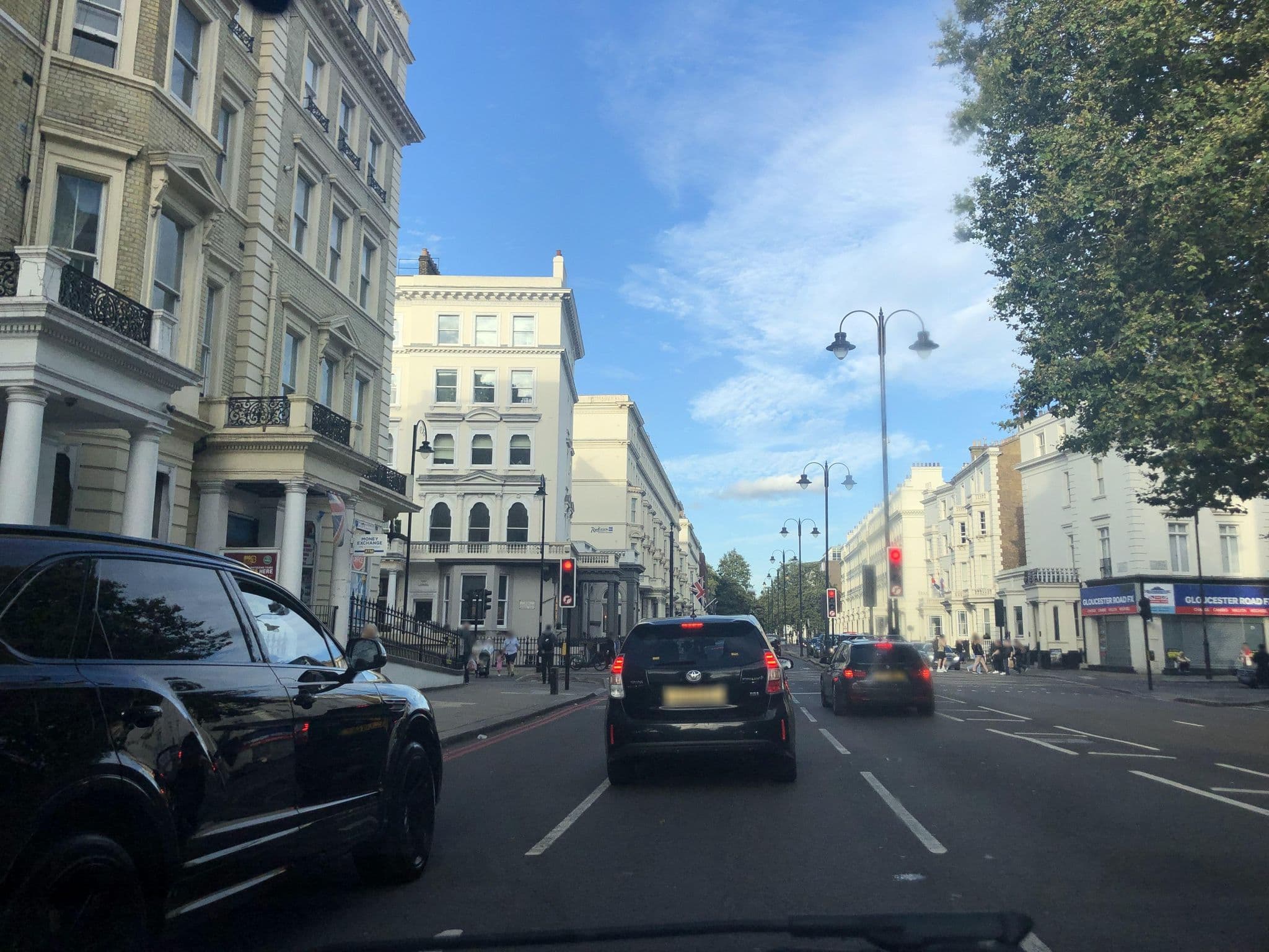 Street view near Crowne Plaza London - Kensington, Earls Court — © laye (CC BY-SA · Mapillary)